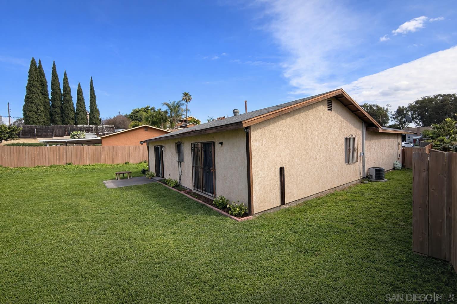 Detail Gallery Image 6 of 58 For 646  Sage Way, San Diego,  CA 92114 - 3 Beds | 2 Baths