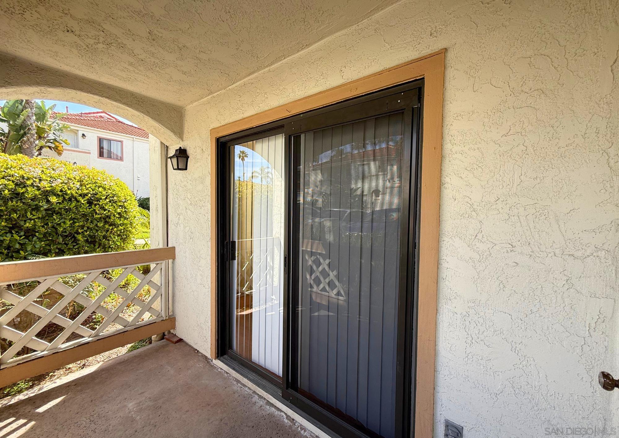 Detail Gallery Image 21 of 28 For 9392  Twin Trails Dr  105, San Diego,  CA 92129 - 2 Beds | 2 Baths