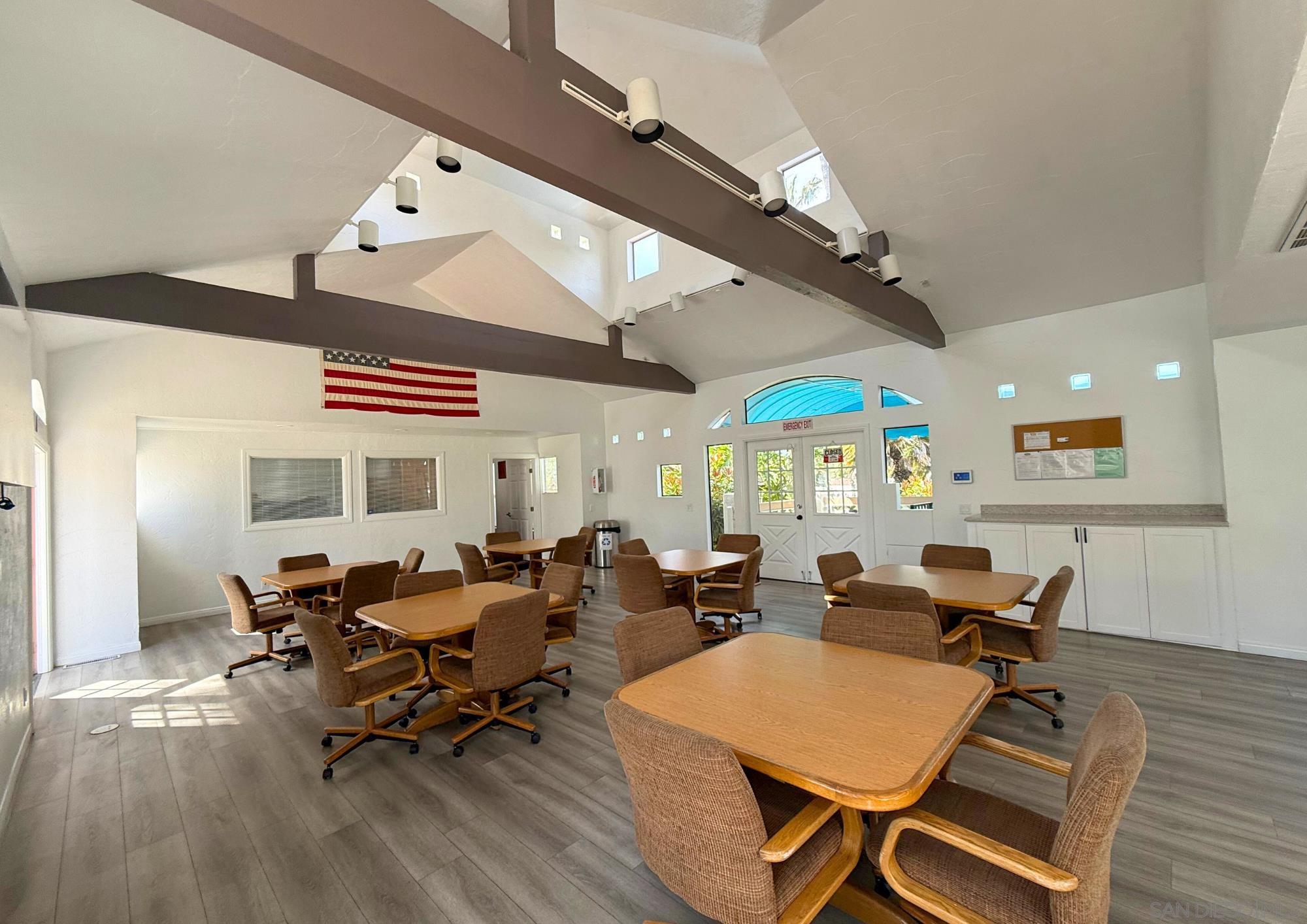 Detail Gallery Image 22 of 28 For 9392  Twin Trails Dr  105, San Diego,  CA 92129 - 2 Beds | 2 Baths