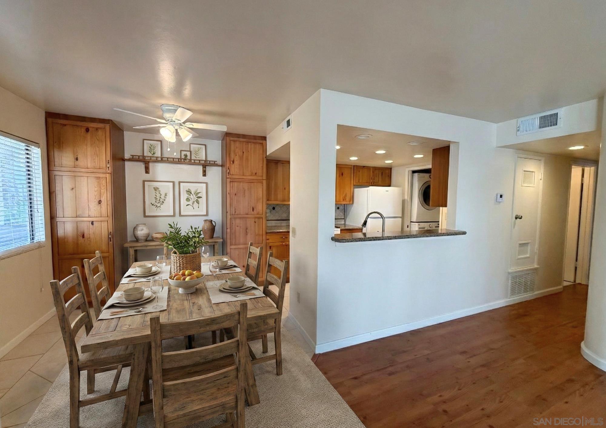 Detail Gallery Image 10 of 28 For 9392  Twin Trails Dr  105, San Diego,  CA 92129 - 2 Beds | 2 Baths