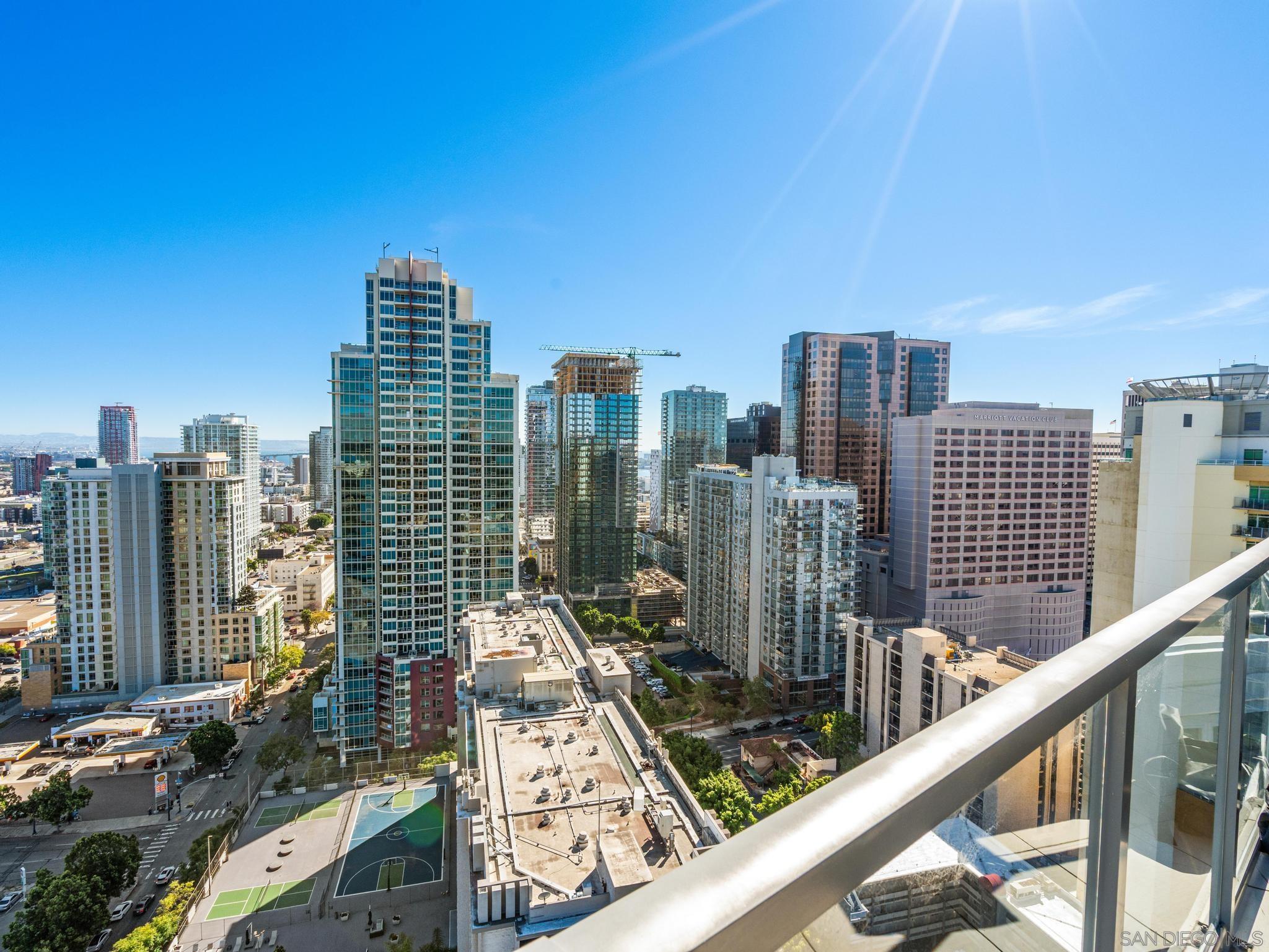 Detail Gallery Image 8 of 36 For 1441  9th Ave  2401, San Diego,  CA 92101 - 3 Beds | 3 Baths