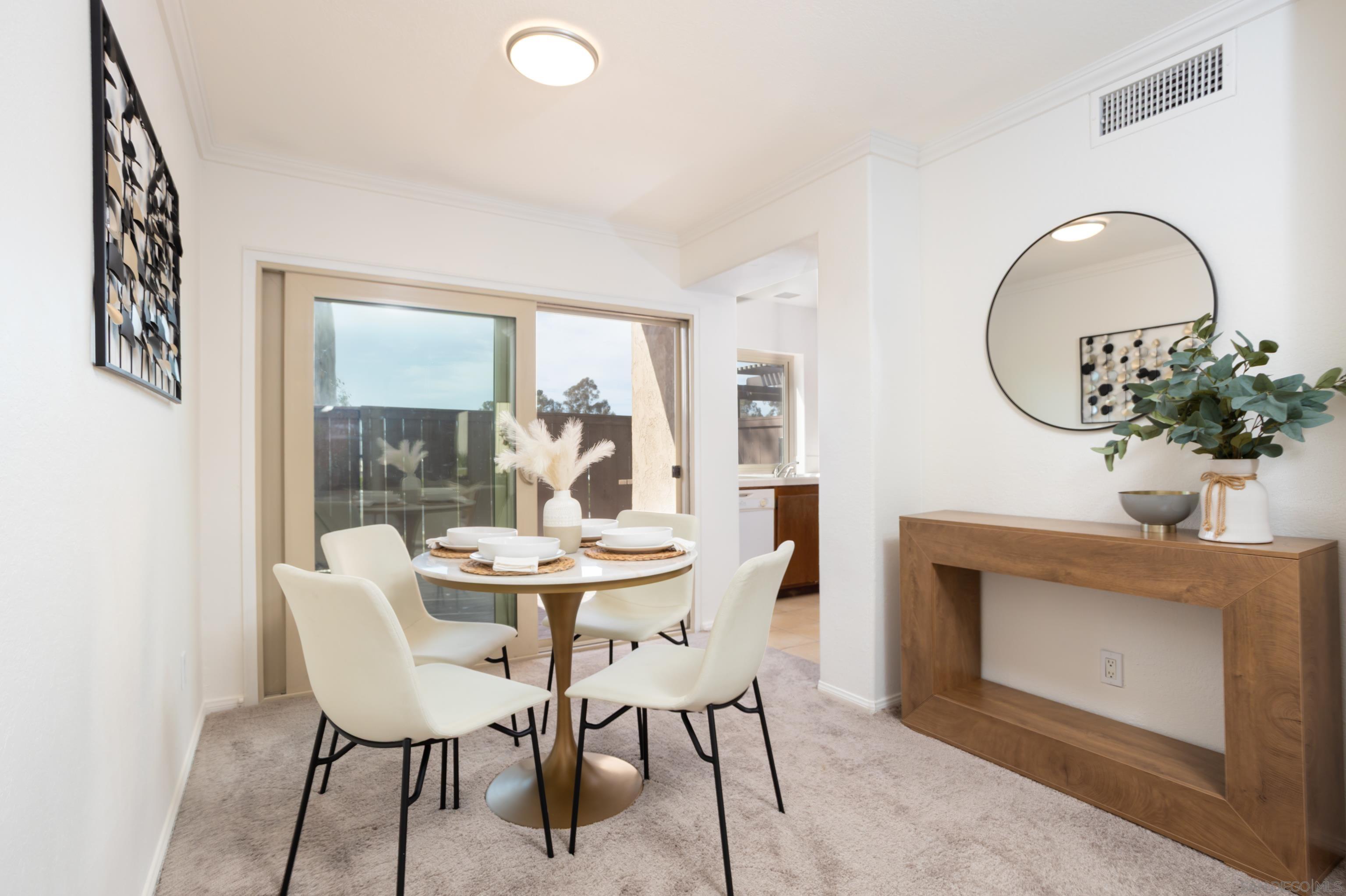 Detail Gallery Image 2 of 11 For 9744  Caminito Doha, San Diego,  CA 92131 - 2 Beds | 2/1 Baths