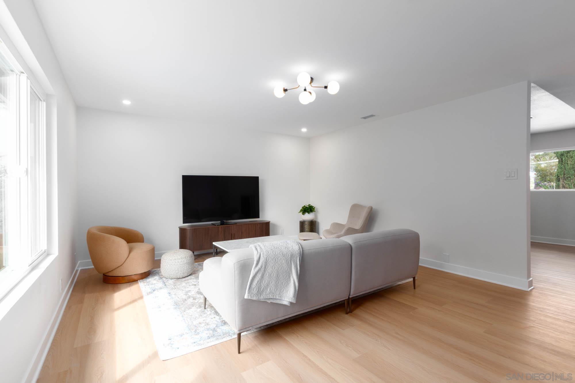 Detail Gallery Image 13 of 60 For 361 E Indian Rock Rd, Vista,  CA 92084 - 4 Beds | 3 Baths