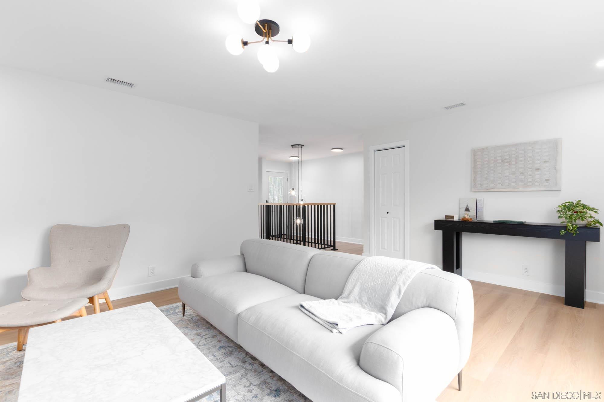 Detail Gallery Image 15 of 60 For 361 E Indian Rock Rd, Vista,  CA 92084 - 4 Beds | 3 Baths