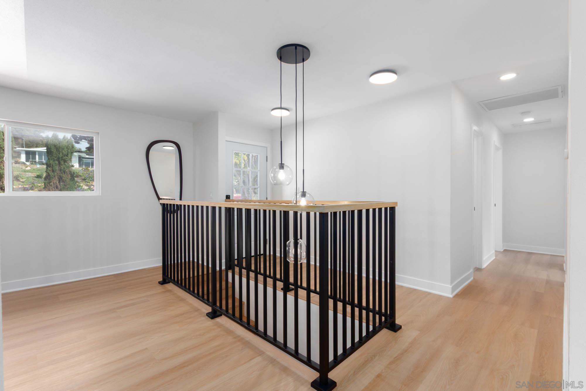 Detail Gallery Image 16 of 60 For 361 E Indian Rock Rd, Vista,  CA 92084 - 4 Beds | 3 Baths