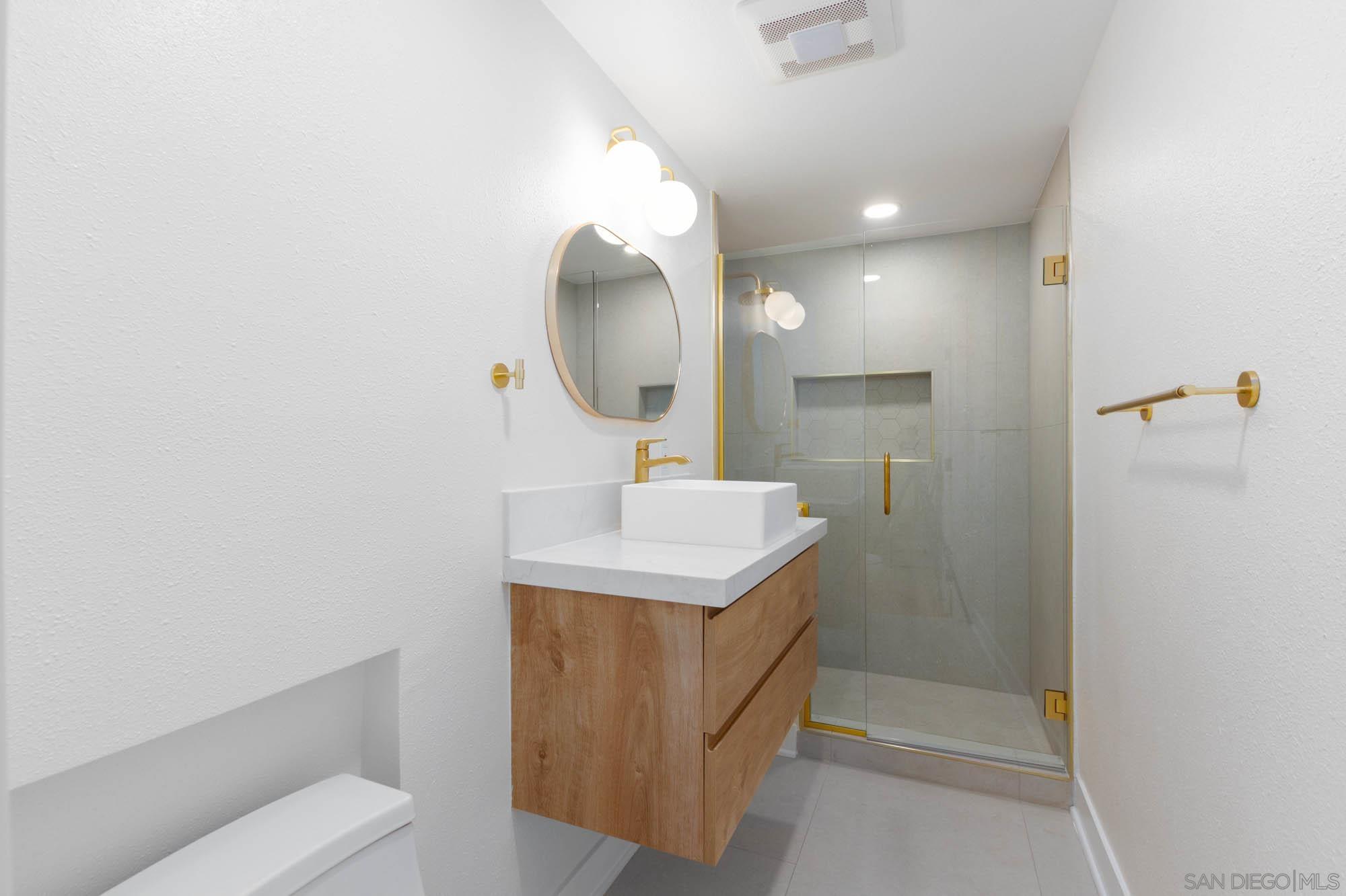 Detail Gallery Image 36 of 60 For 361 E Indian Rock Rd, Vista,  CA 92084 - 4 Beds | 3 Baths