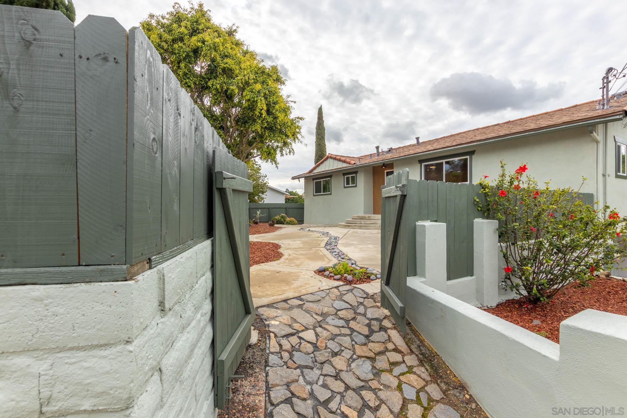 Detail Gallery Image 46 of 60 For 361 E Indian Rock Rd, Vista,  CA 92084 - 4 Beds | 3 Baths