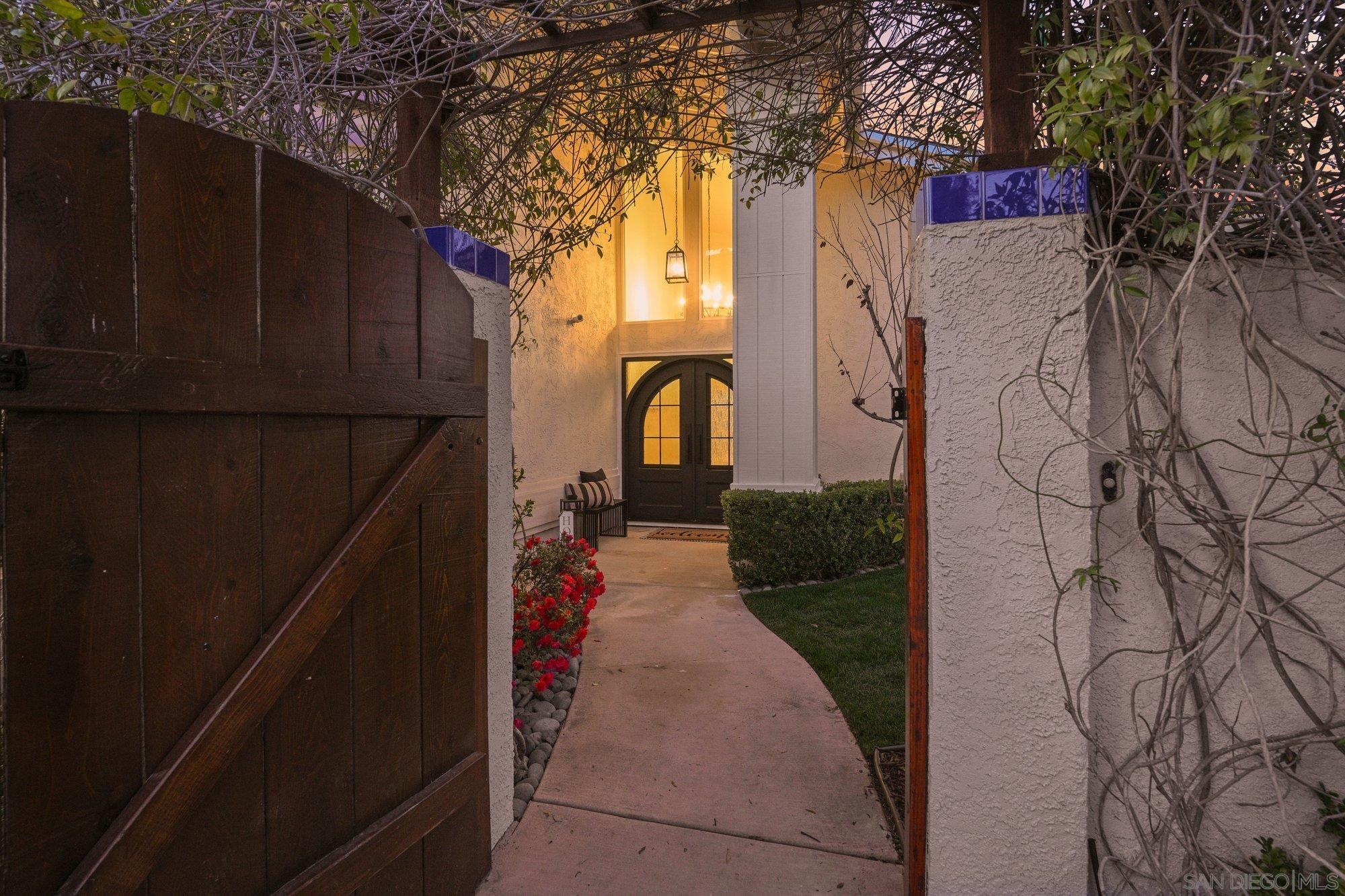 Detail Gallery Image 3 of 41 For 2644  La Costa Ave, Carlsbad,  CA 92009 - 4 Beds | 3 Baths