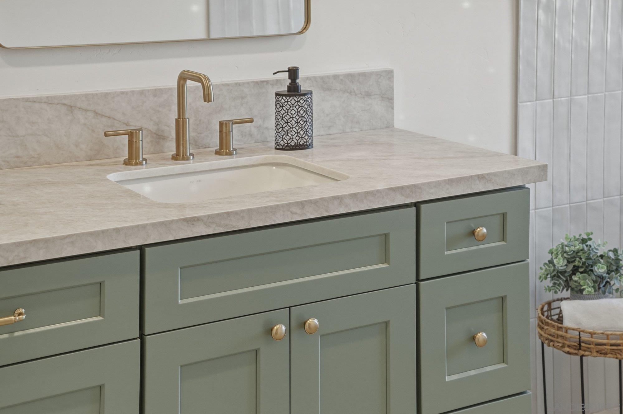 Detail Gallery Image 23 of 41 For 2644  La Costa Ave, Carlsbad,  CA 92009 - 4 Beds | 3 Baths