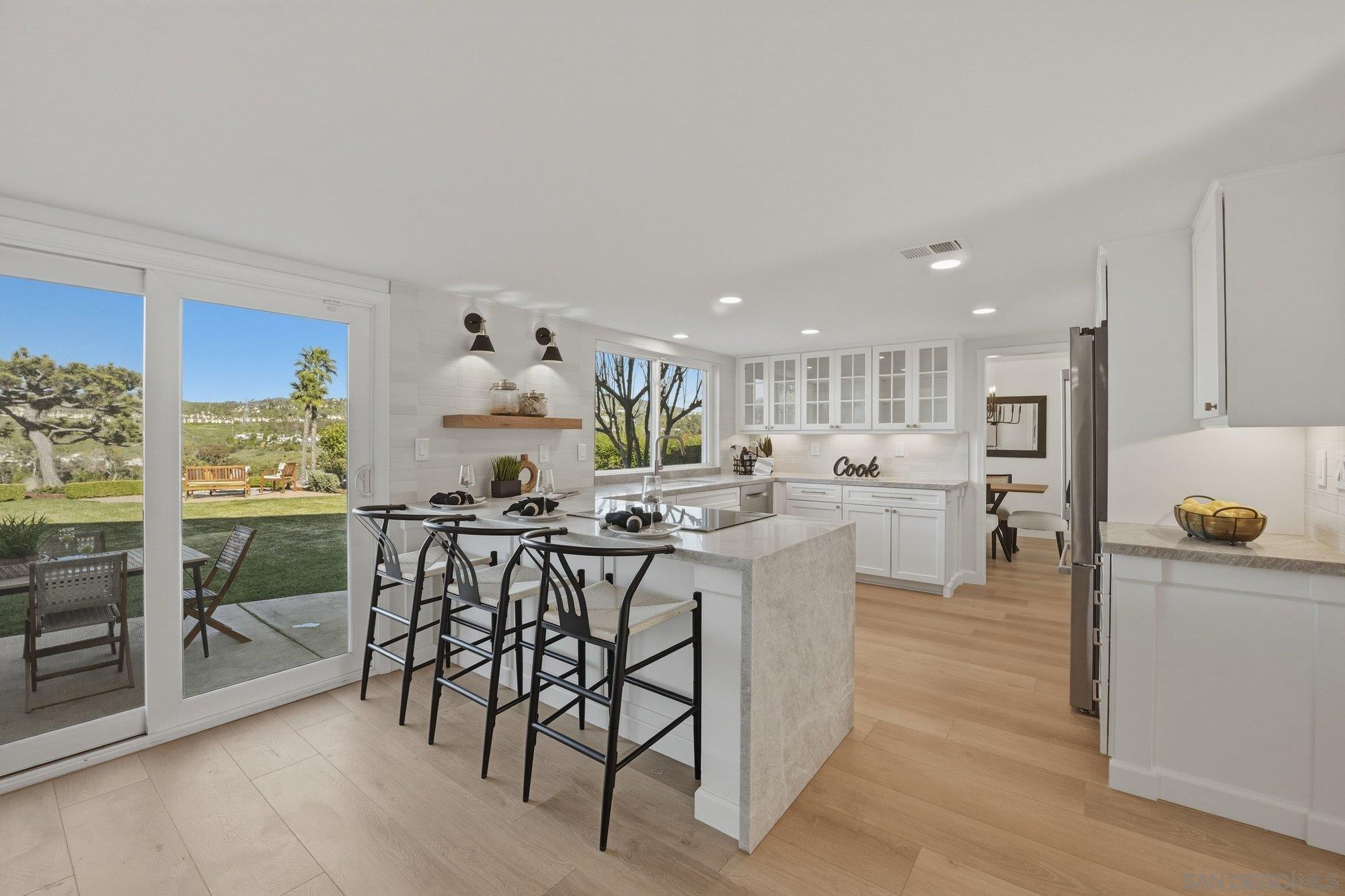 Detail Gallery Image 9 of 41 For 2644  La Costa Ave, Carlsbad,  CA 92009 - 4 Beds | 3 Baths