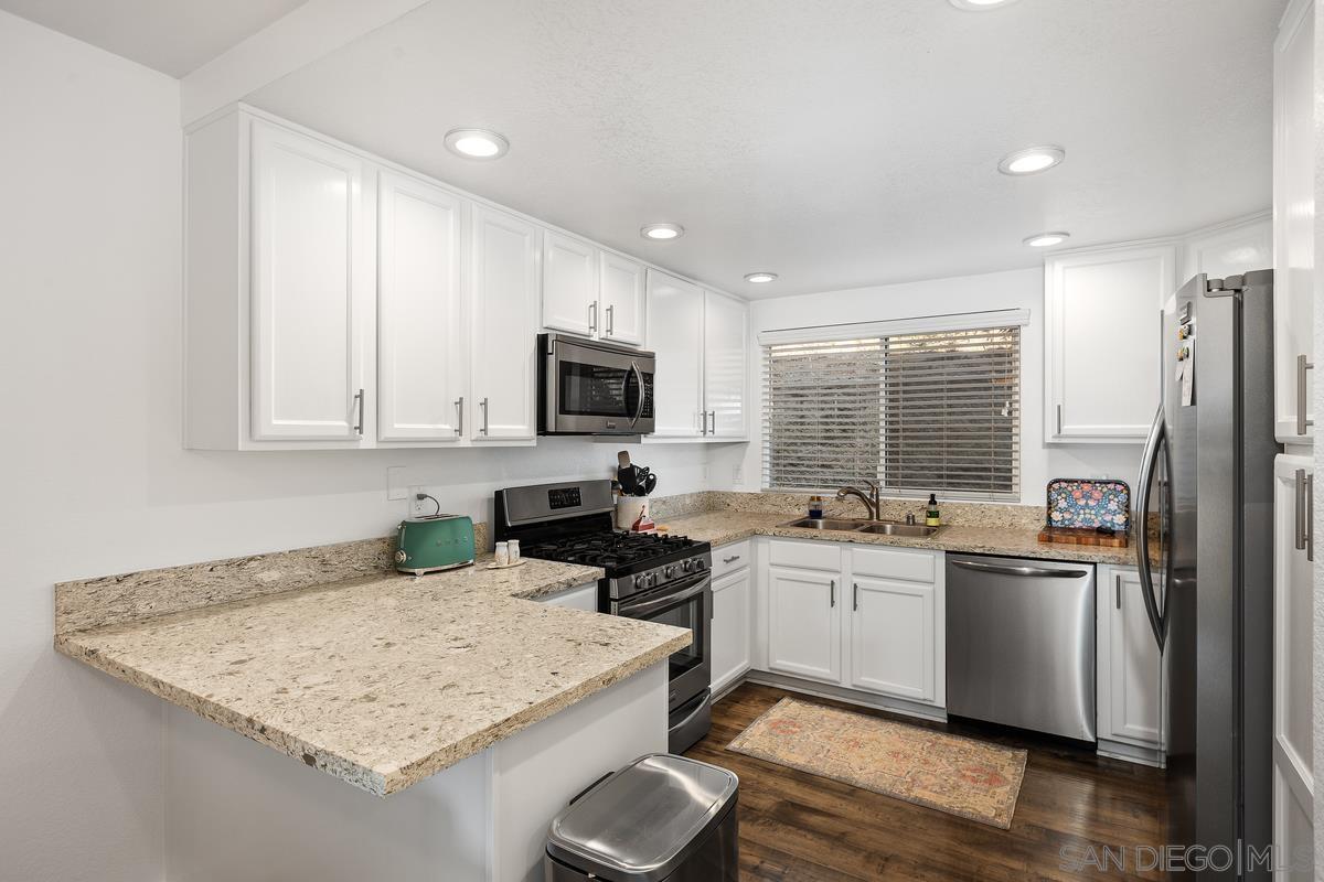 Detail Gallery Image 4 of 23 For 1534  Glenwood, San Diego,  CA 92103 - 3 Beds | 2/1 Baths