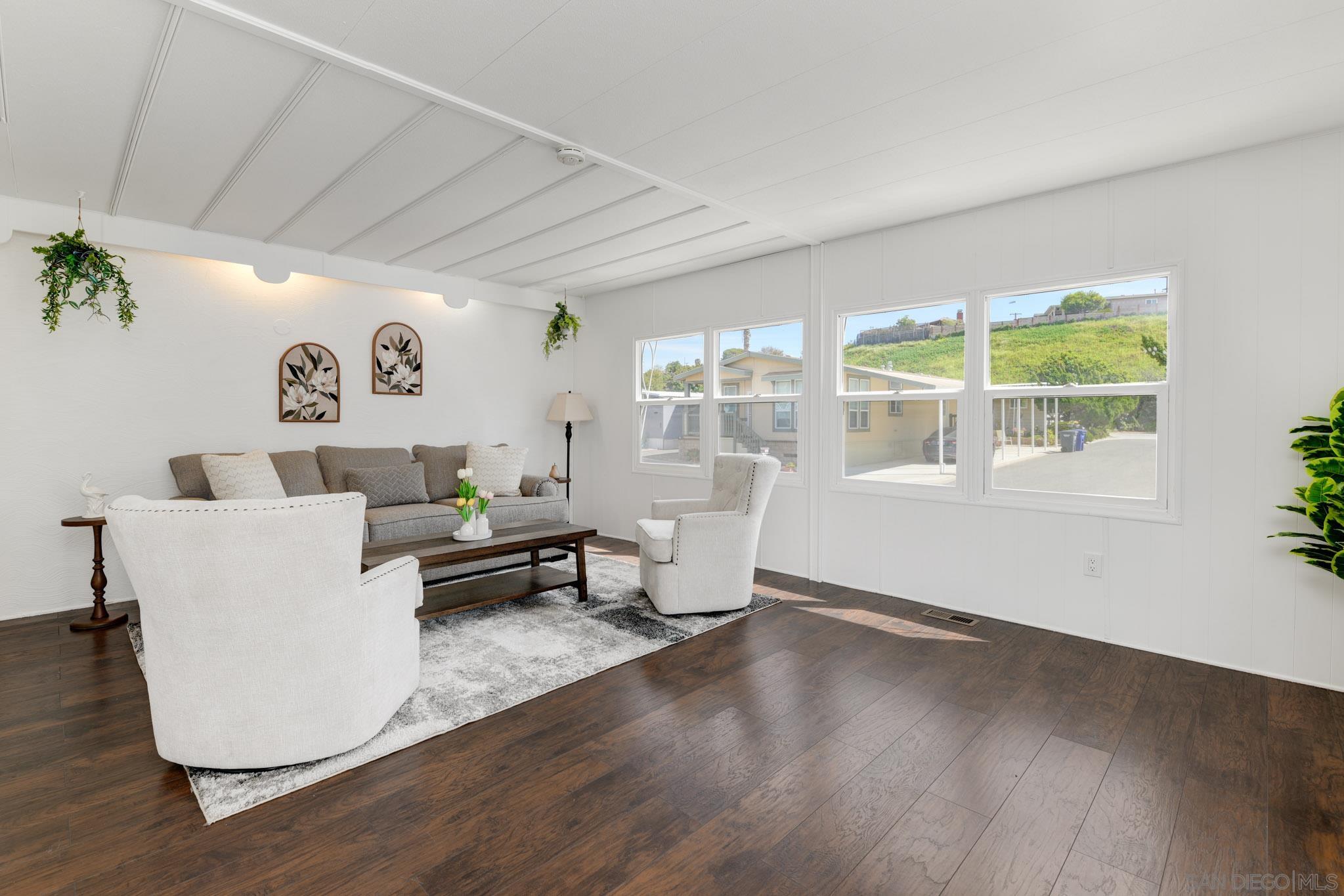 Detail Gallery Image 2 of 30 For 1951  47th St  #118,  San Diego,  CA 92102 - 3 Beds | 2 Baths