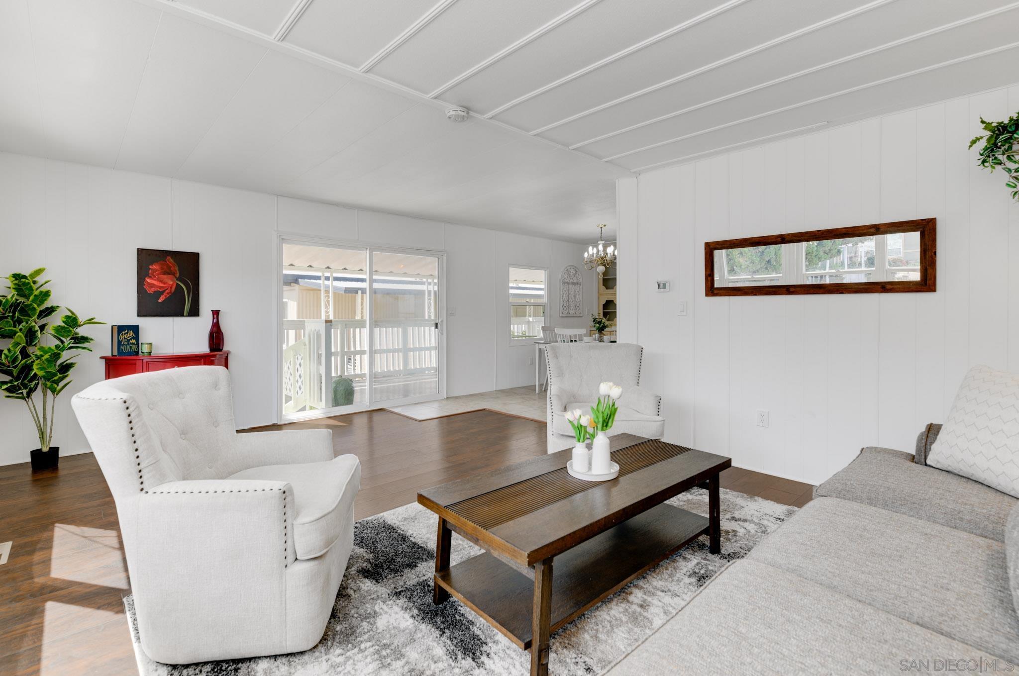 Detail Gallery Image 3 of 30 For 1951  47th St  #118,  San Diego,  CA 92102 - 3 Beds | 2 Baths