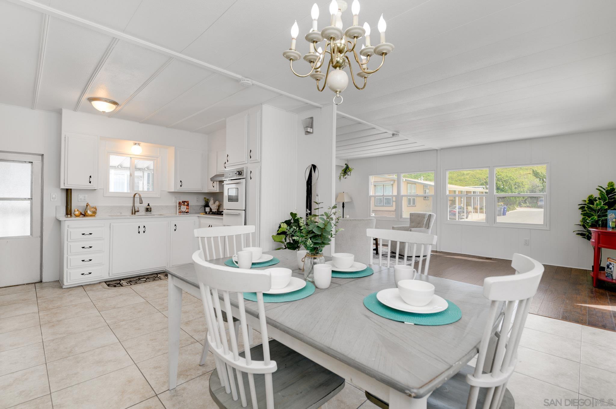 Detail Gallery Image 5 of 30 For 1951  47th St  #118,  San Diego,  CA 92102 - 3 Beds | 2 Baths