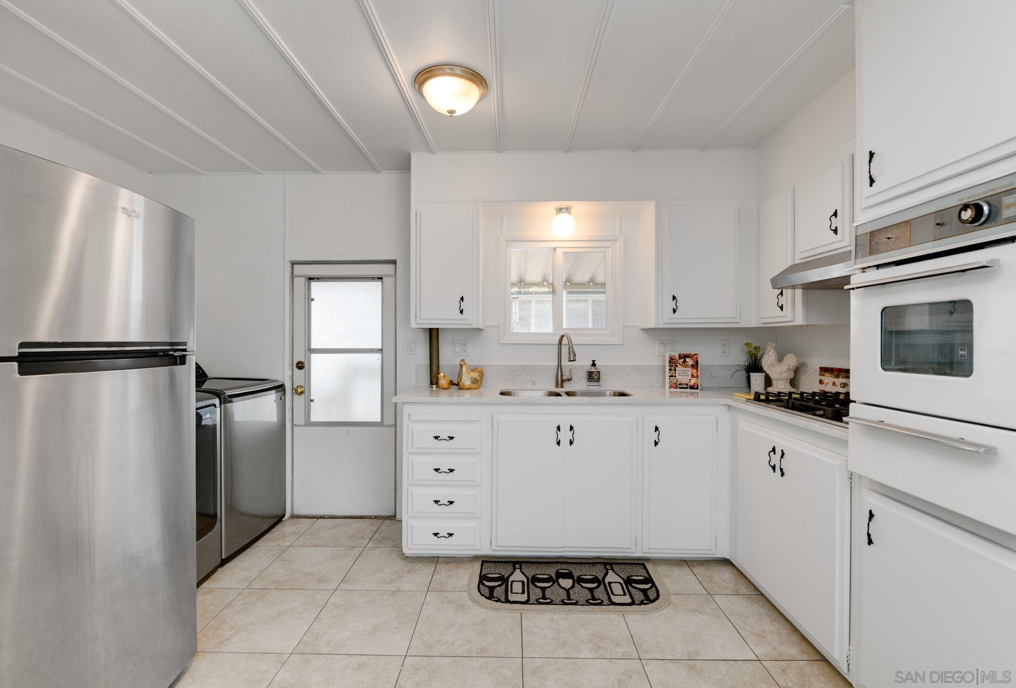 Detail Gallery Image 7 of 30 For 1951  47th St  #118,  San Diego,  CA 92102 - 3 Beds | 2 Baths