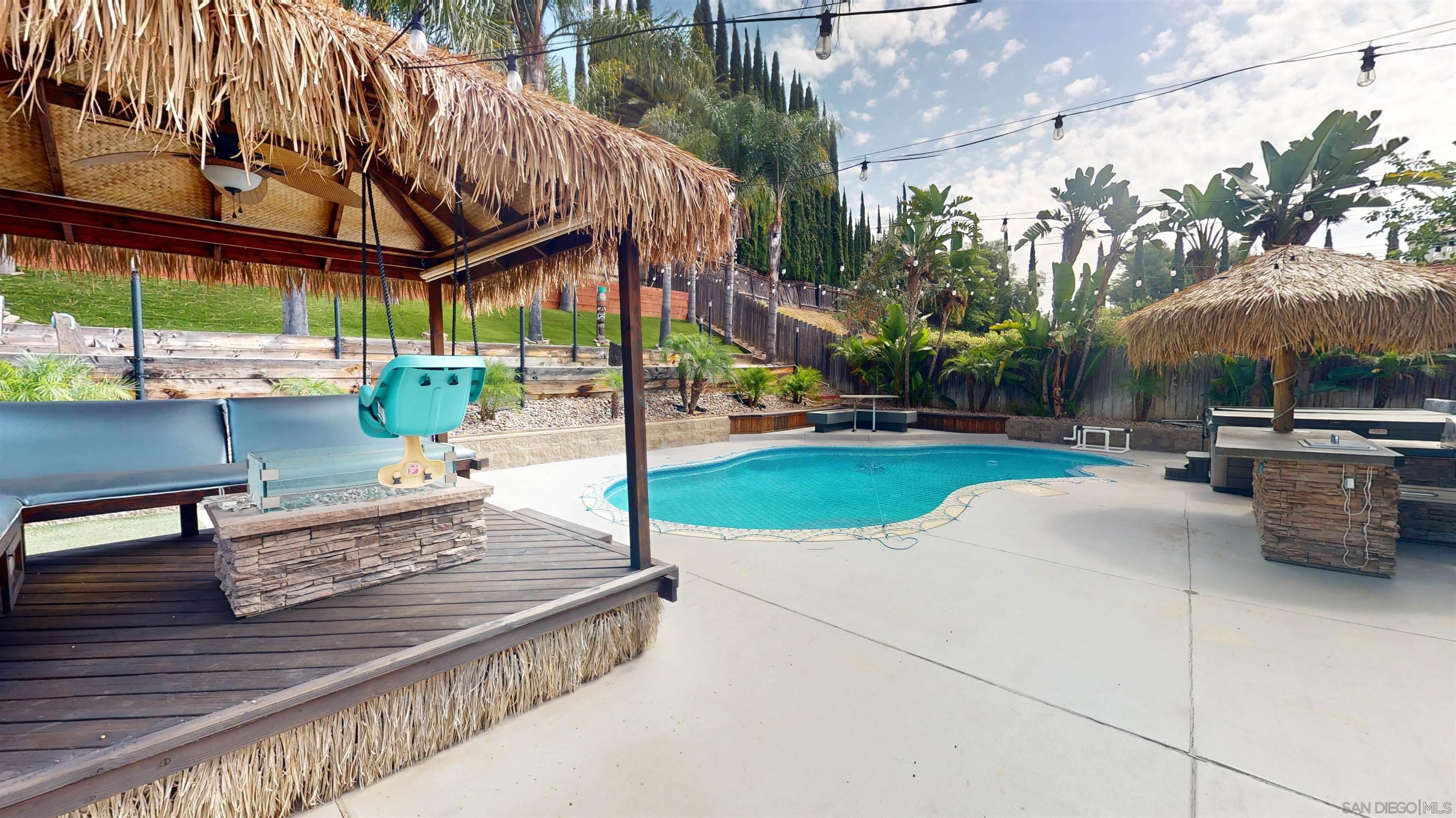 Detail Gallery Image 2 of 22 For 1482  Corte Rapallo, Escondido,  CA 92026 - 4 Beds | 3 Baths