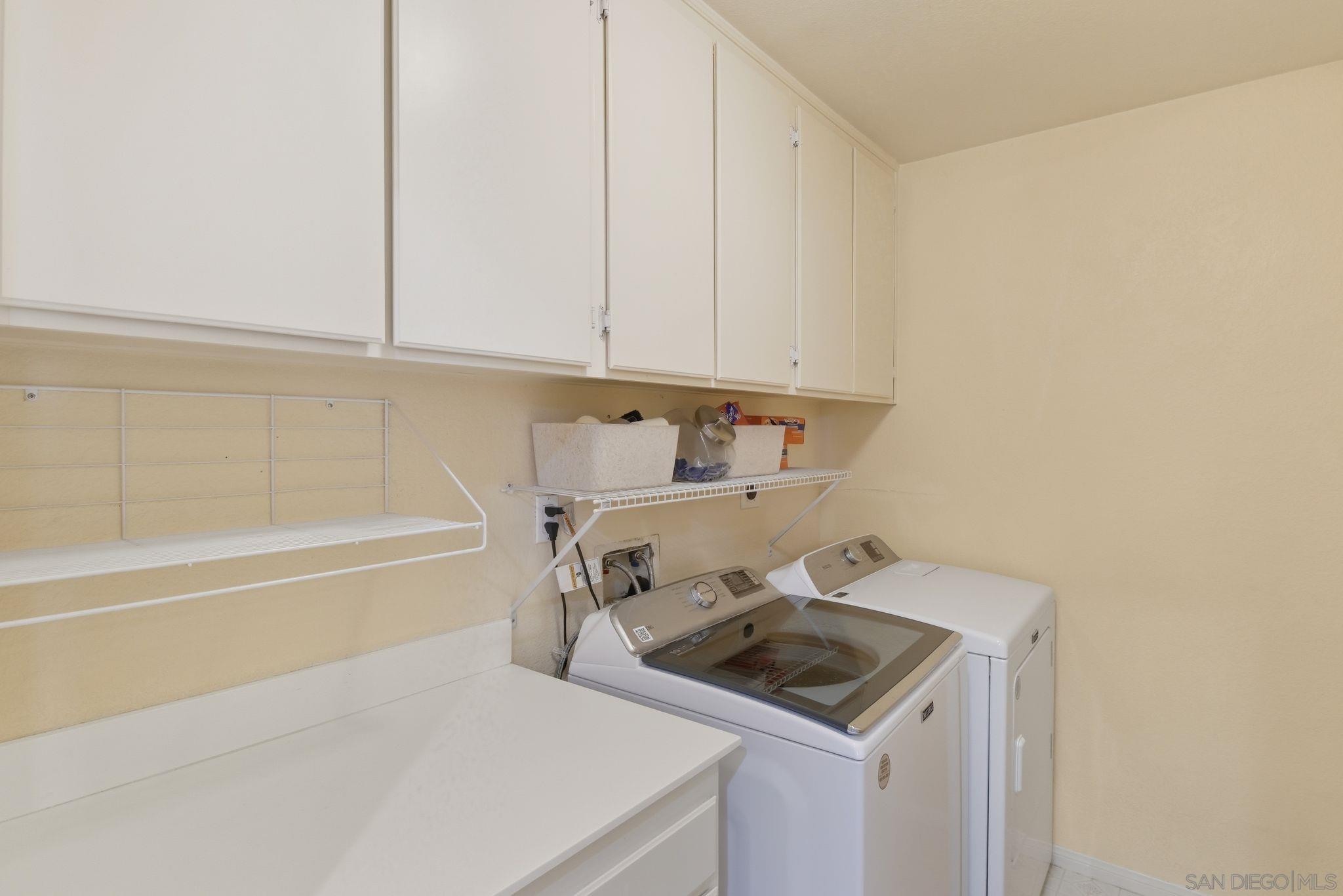 Detail Gallery Image 12 of 36 For 10836  Stoney Creek Ct, Santee,  CA 92071 - 4 Beds | 2/1 Baths