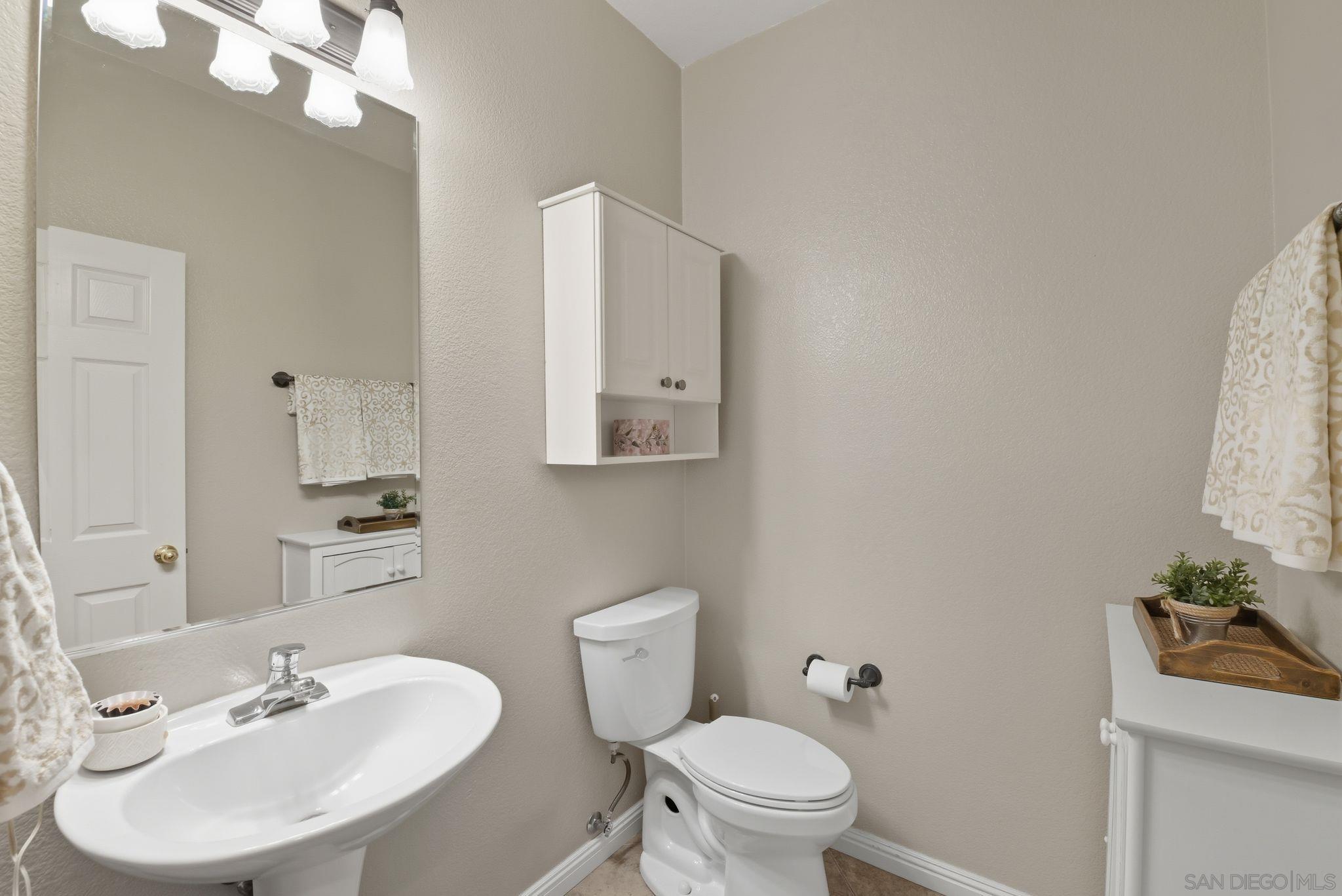 Detail Gallery Image 22 of 36 For 10836  Stoney Creek Ct, Santee,  CA 92071 - 4 Beds | 2/1 Baths