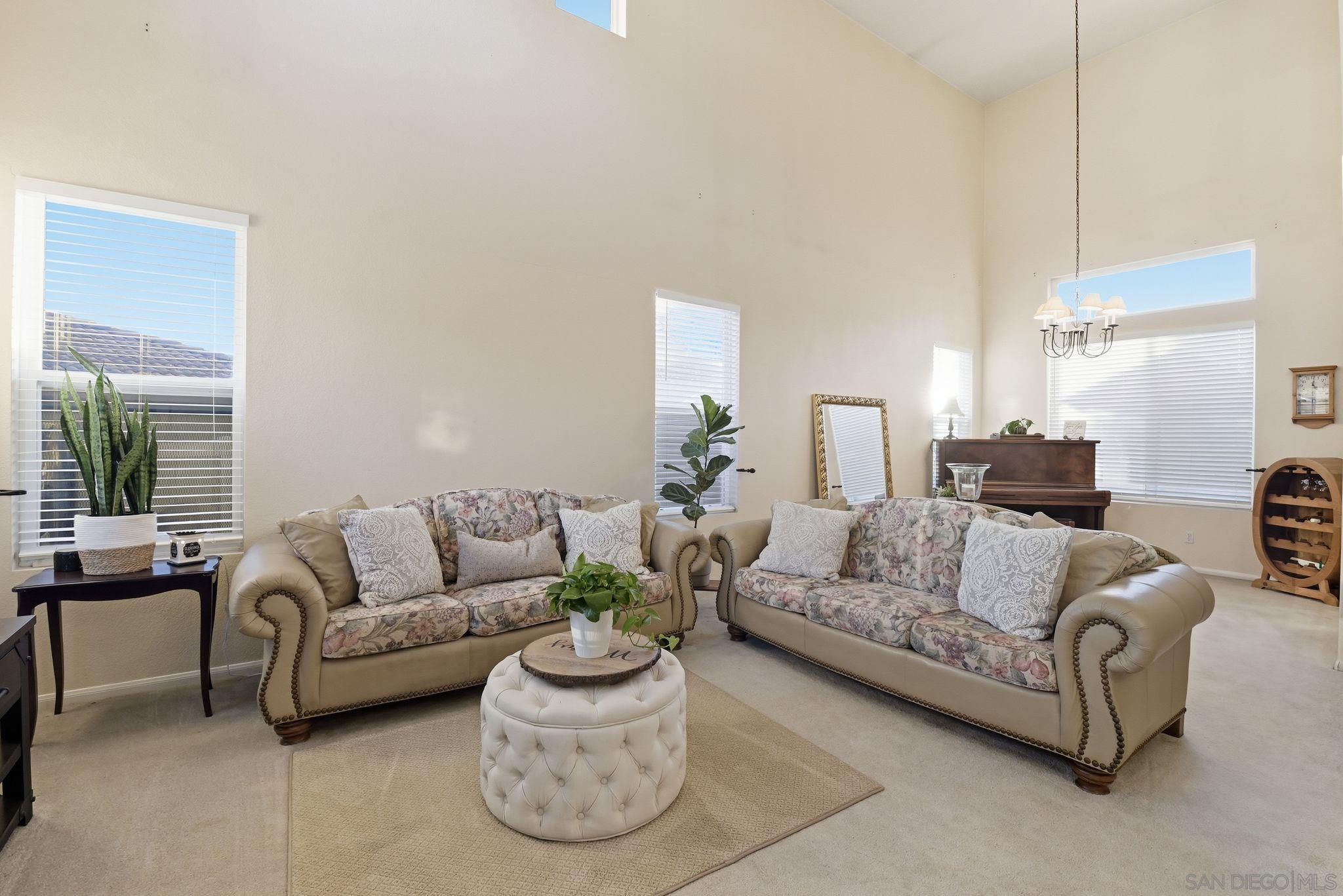 Detail Gallery Image 6 of 36 For 10836  Stoney Creek Ct, Santee,  CA 92071 - 4 Beds | 2/1 Baths