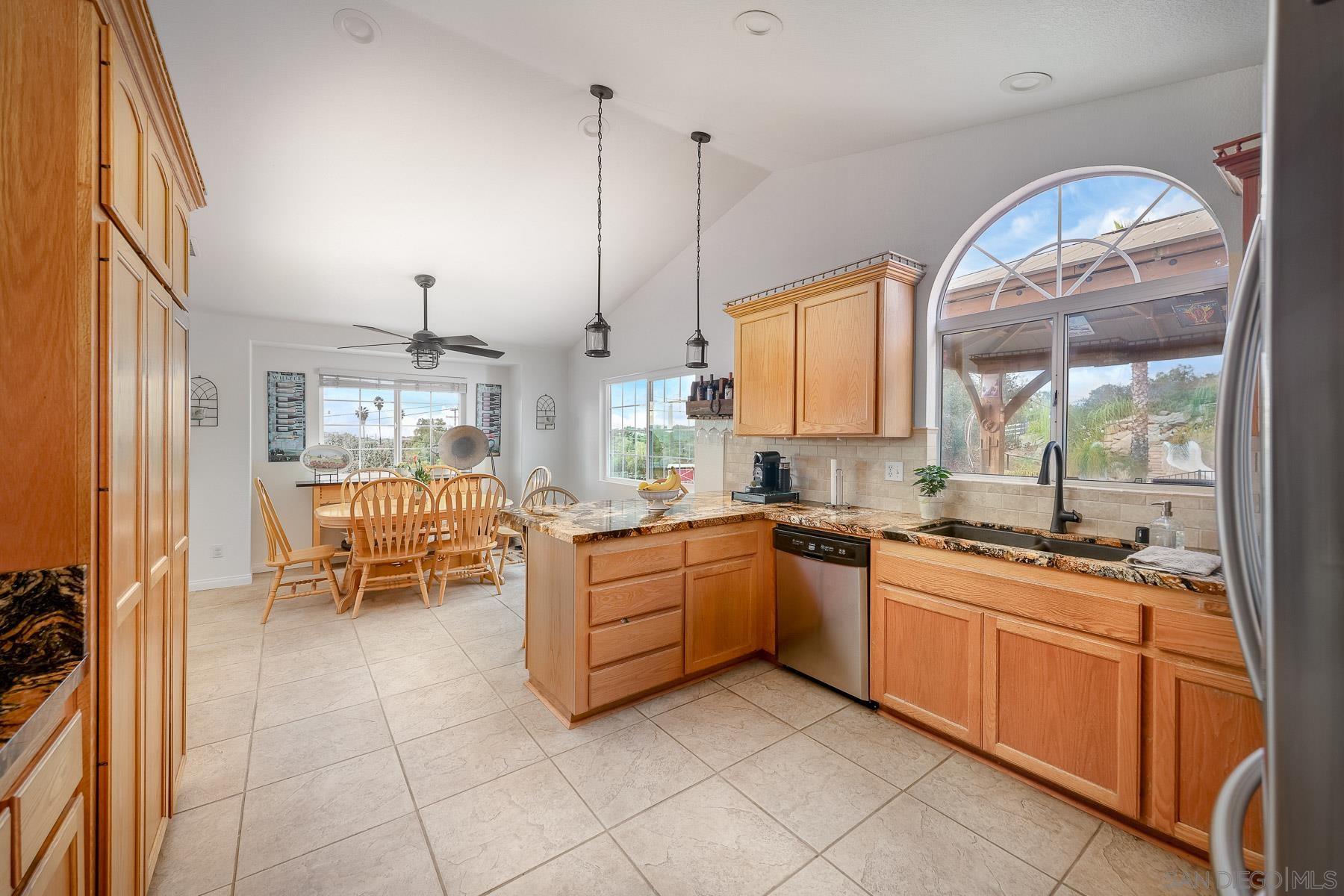 Detail Gallery Image 8 of 25 For 30073  Alta Mira Ln, Valley Center,  CA 92082 - 4 Beds | 3 Baths