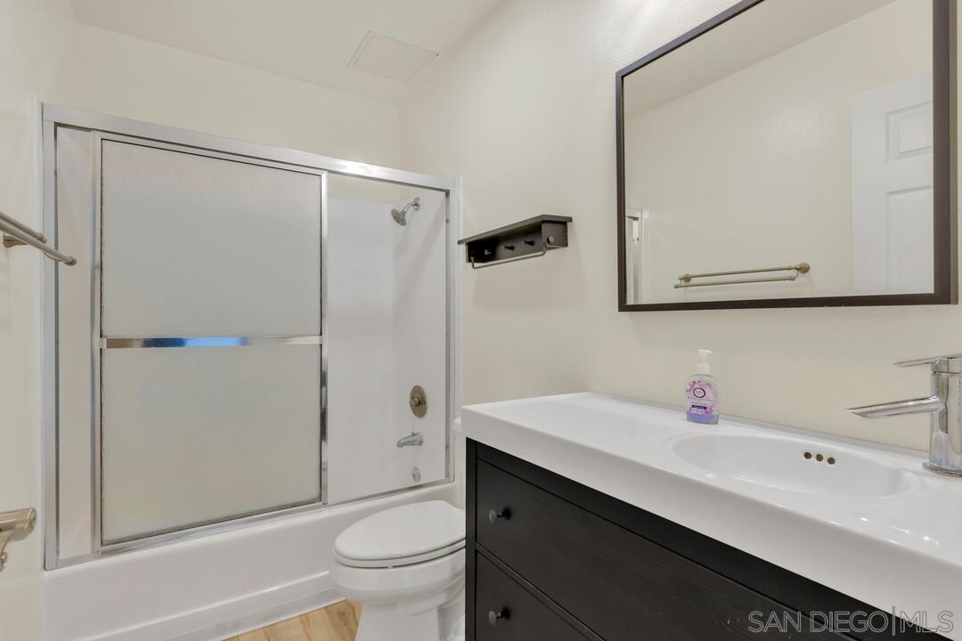 Detail Gallery Image 15 of 28 For 8640  via Mallorca  E, La Jolla,  CA 92037 - 1 Beds | 1 Baths