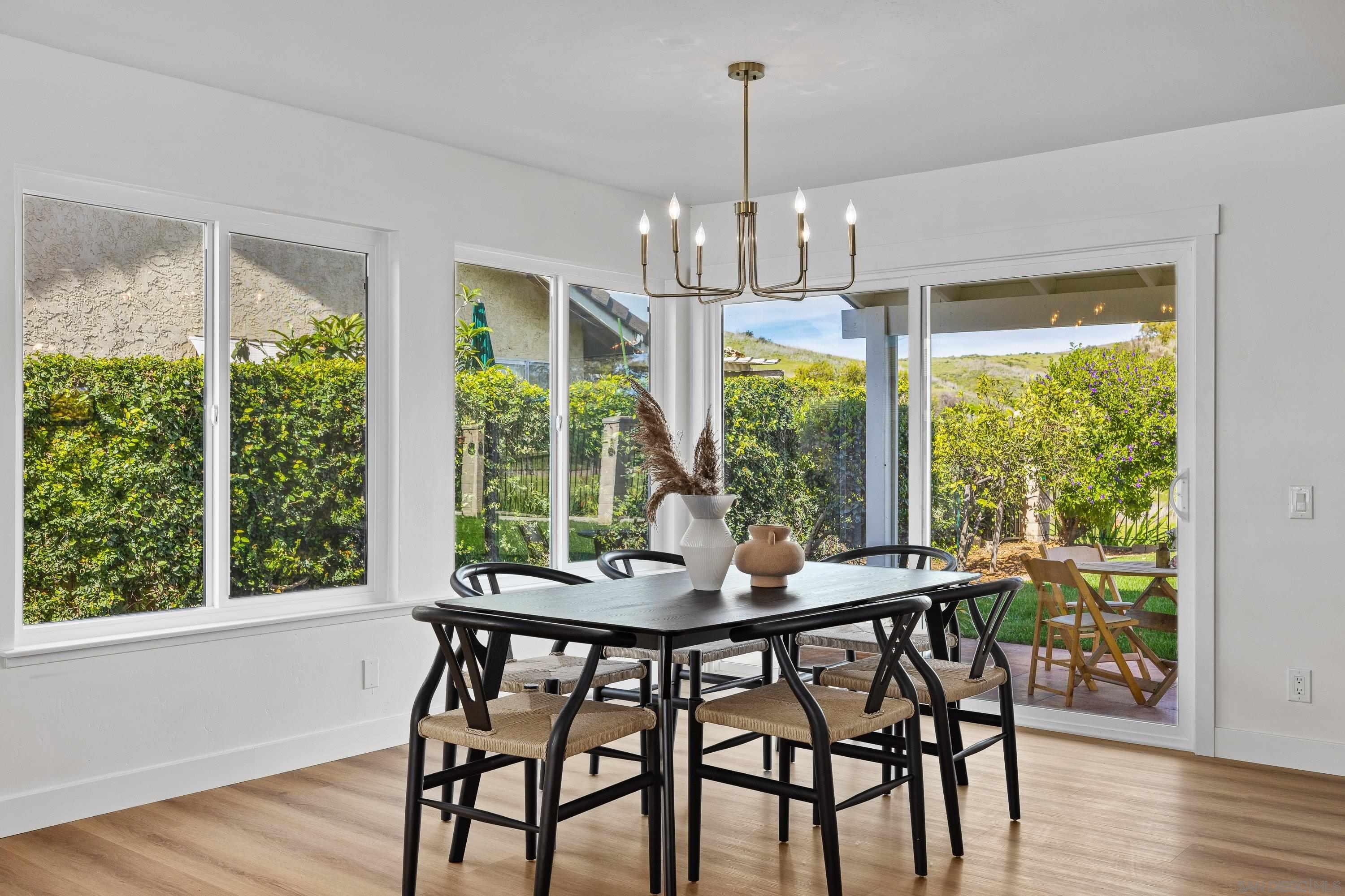 Detail Gallery Image 10 of 58 For 4422  Point Degada, Oceanside,  CA 92058 - 4 Beds | 2/1 Baths