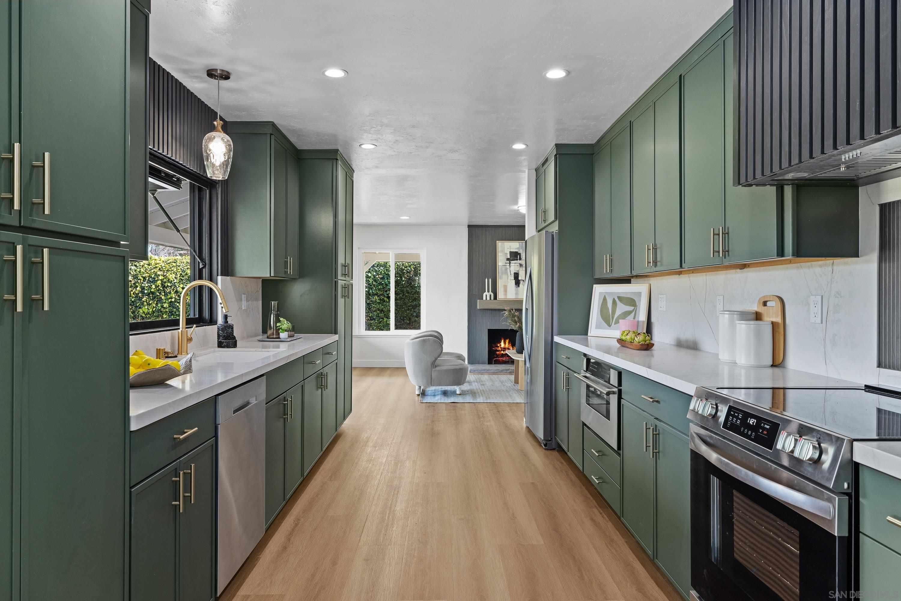 Detail Gallery Image 12 of 58 For 4422  Point Degada, Oceanside,  CA 92058 - 4 Beds | 2/1 Baths