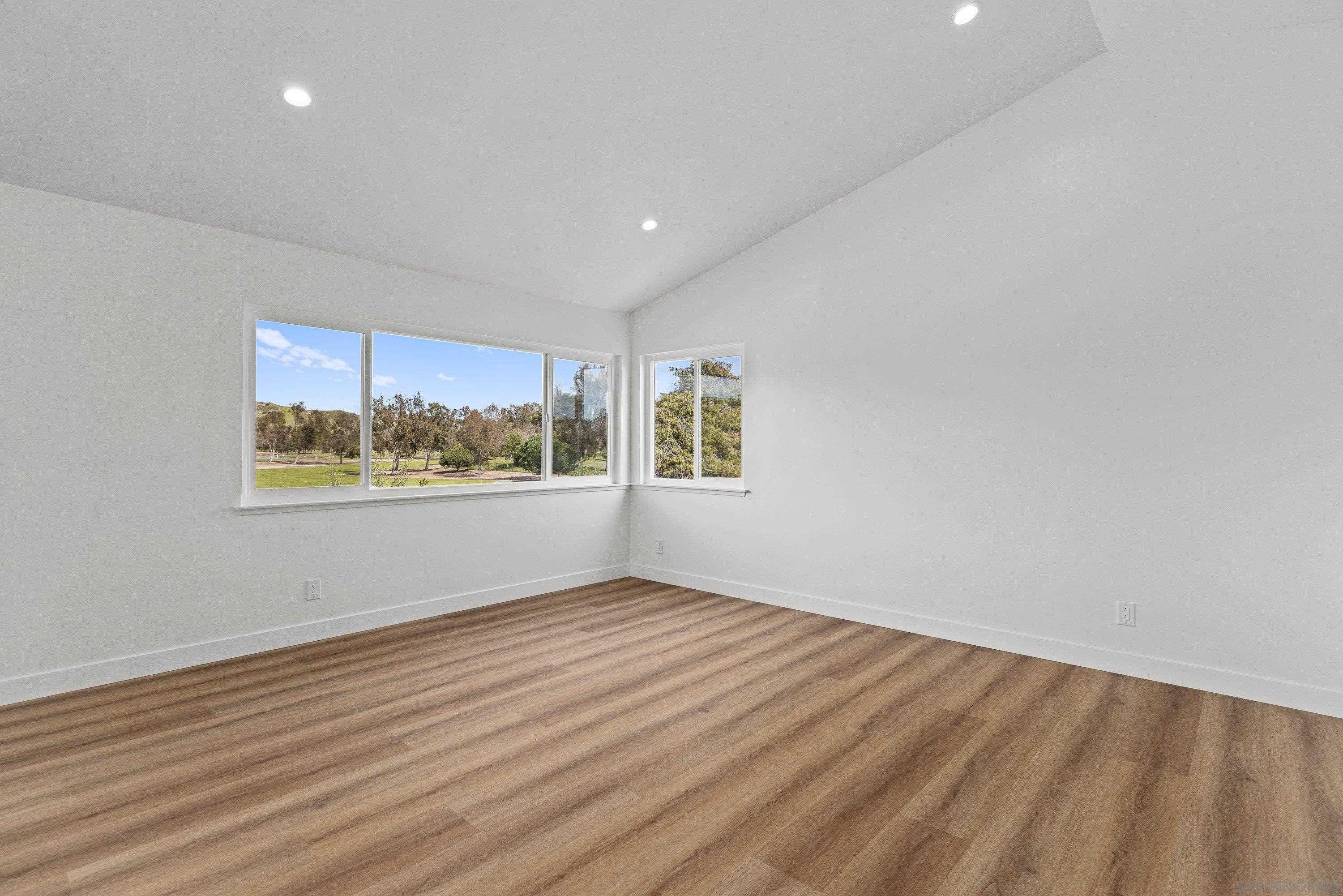 Detail Gallery Image 22 of 58 For 4422  Point Degada, Oceanside,  CA 92058 - 4 Beds | 2/1 Baths