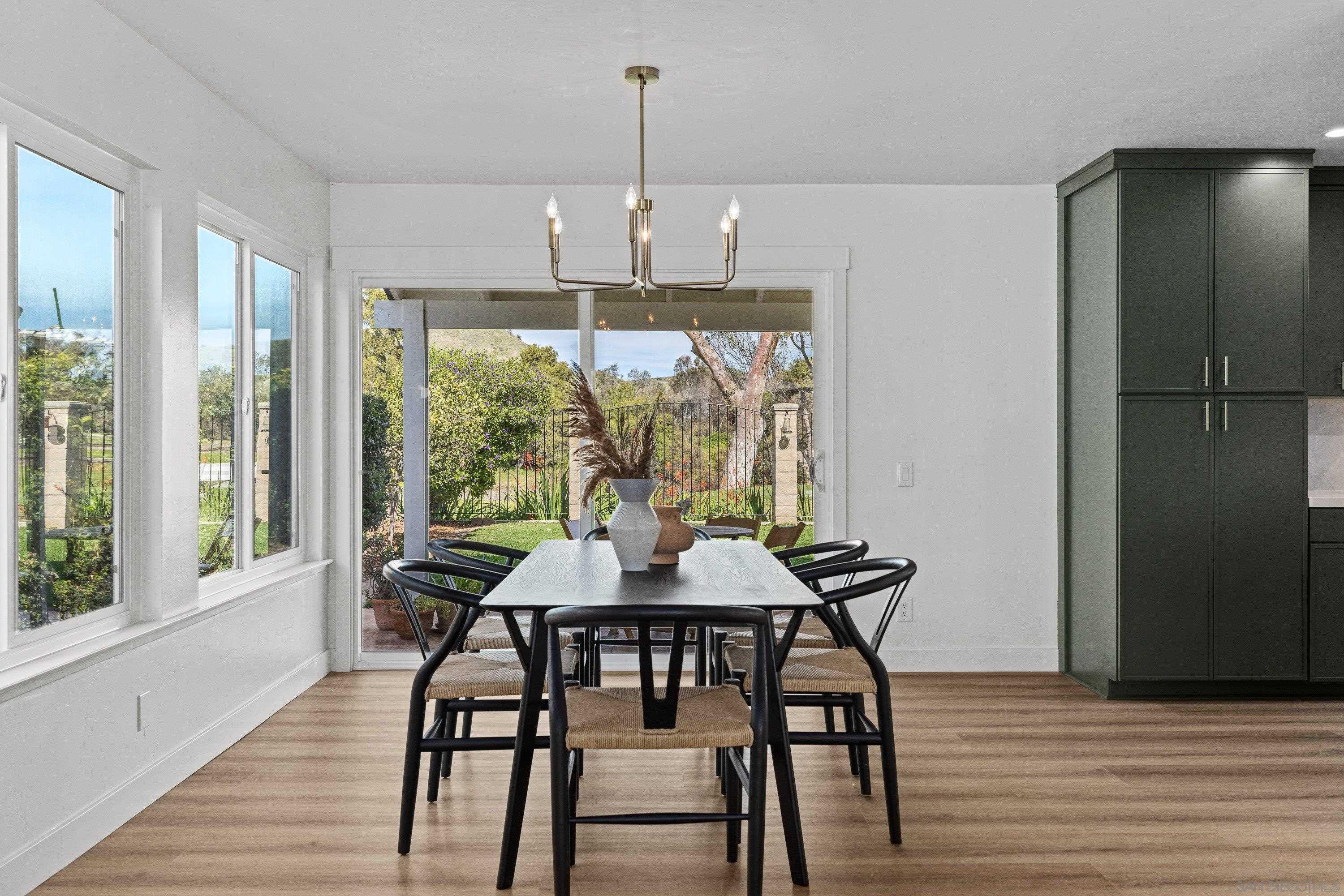 Detail Gallery Image 9 of 58 For 4422  Point Degada, Oceanside,  CA 92058 - 4 Beds | 2/1 Baths