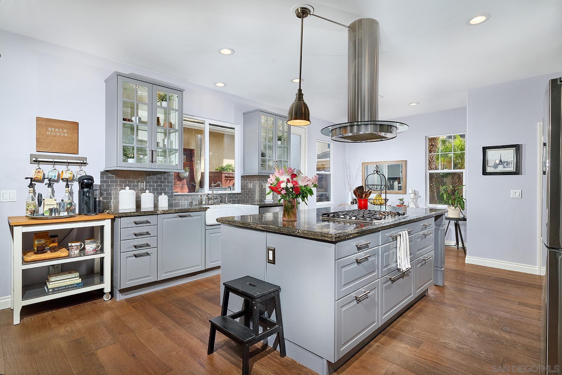 Detail Gallery Image 9 of 56 For 7354  Escallonia Ct, Carlsbad,  CA 92011 - 3 Beds | 2/1 Baths