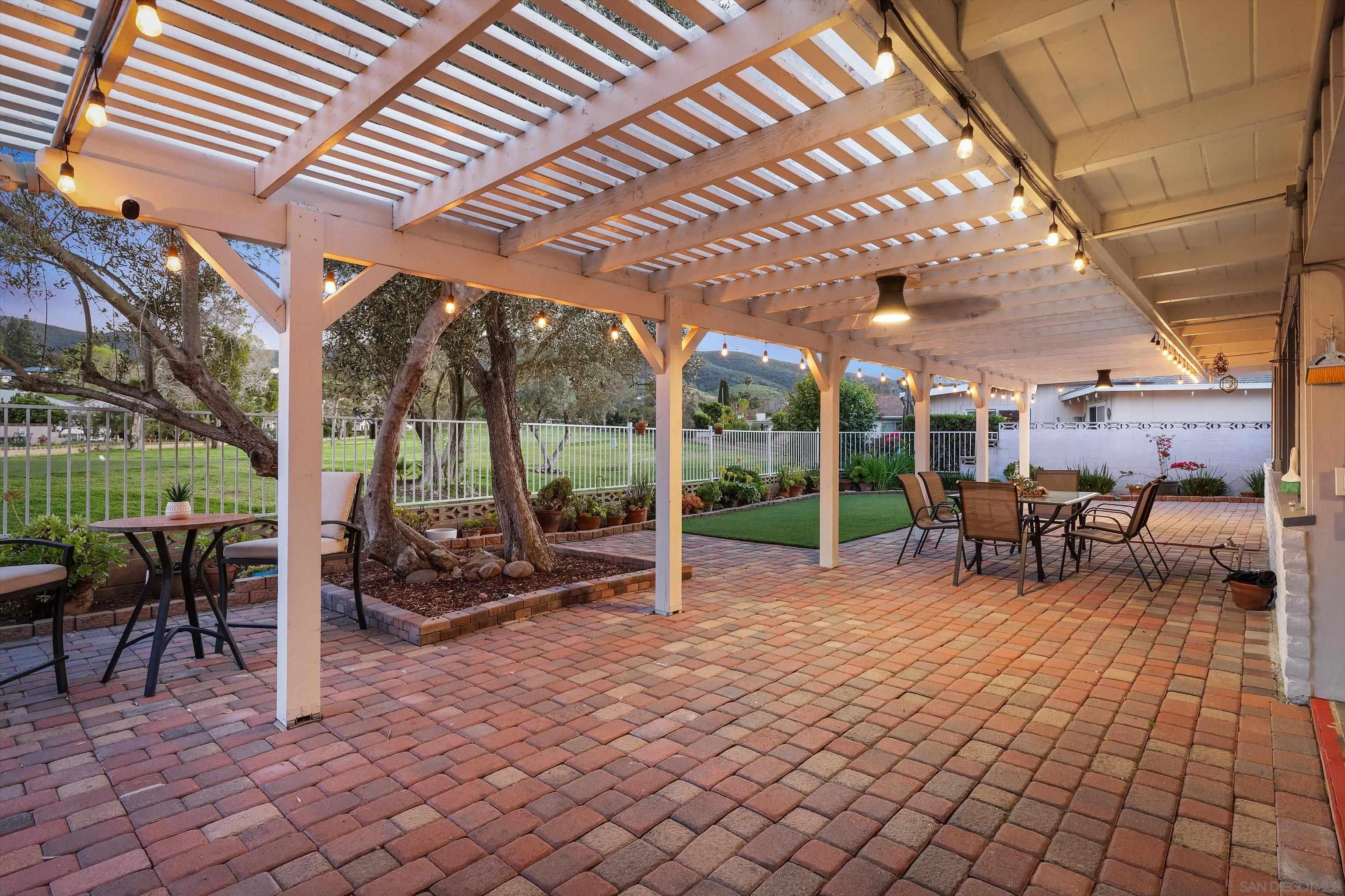 Detail Gallery Image 2 of 37 For 985  San Pablo Dr, San Marcos,  CA 92078 - 4 Beds | 2 Baths