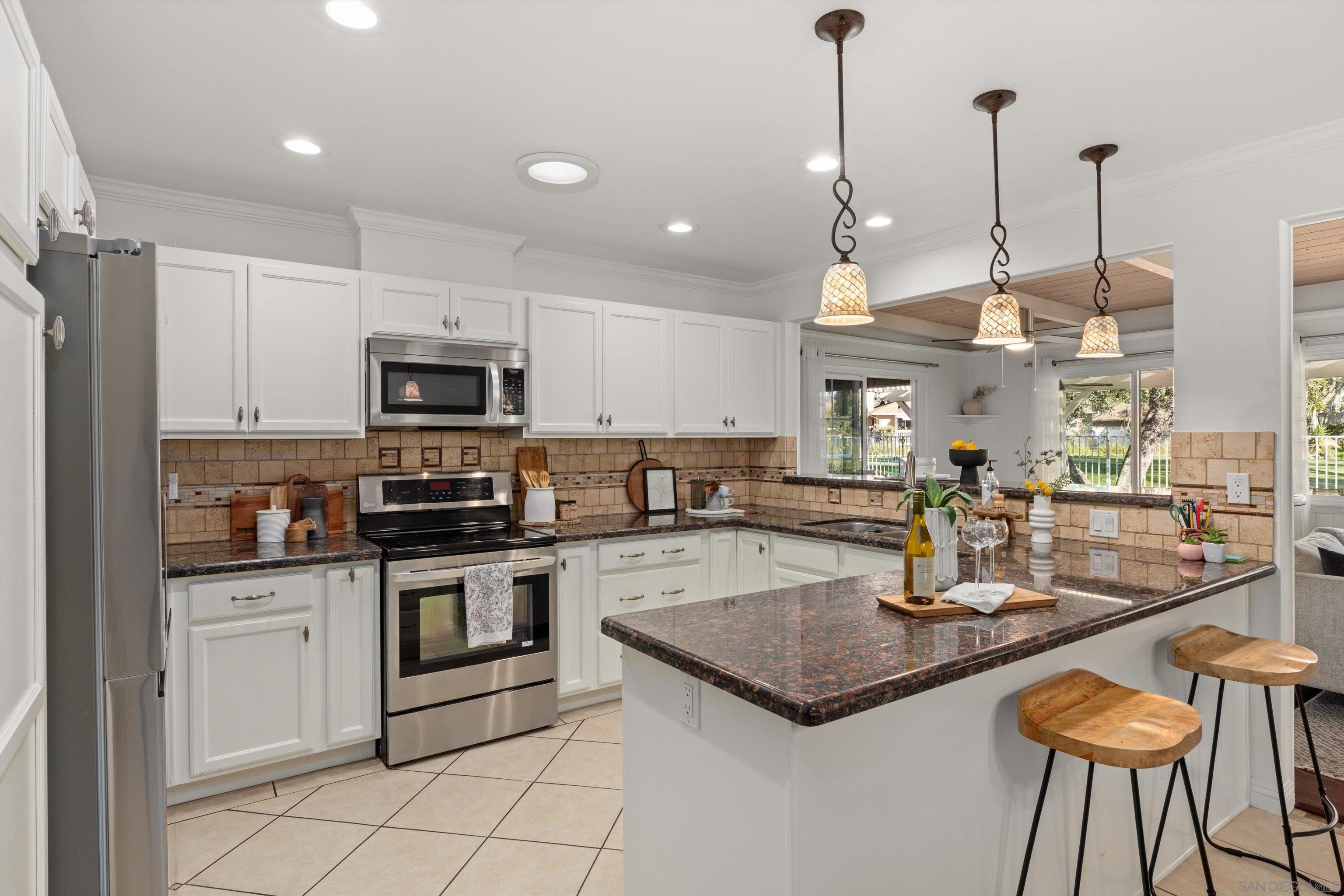 Detail Gallery Image 6 of 37 For 985  San Pablo Dr, San Marcos,  CA 92078 - 4 Beds | 2 Baths