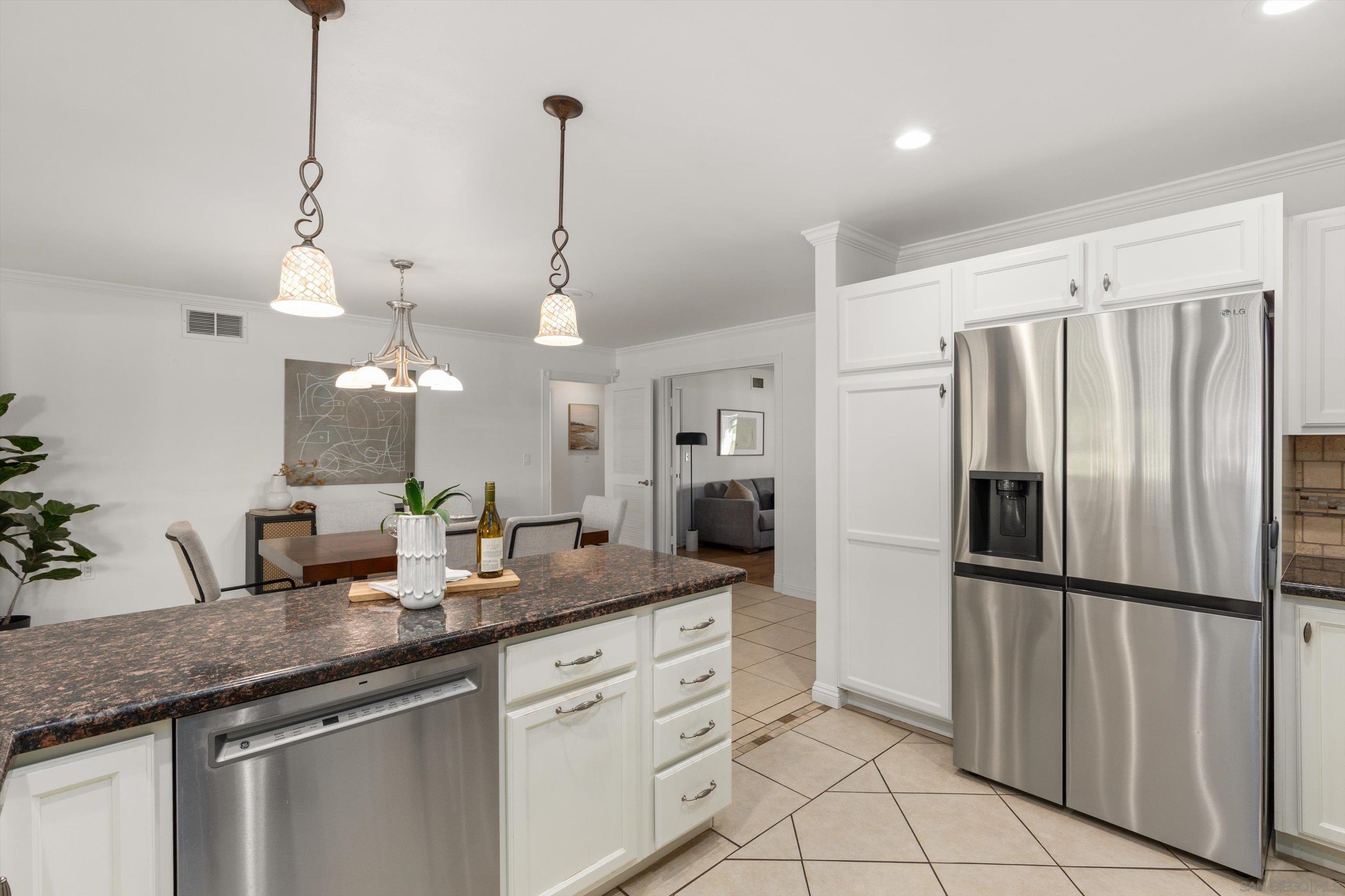 Detail Gallery Image 8 of 37 For 985  San Pablo Dr, San Marcos,  CA 92078 - 4 Beds | 2 Baths