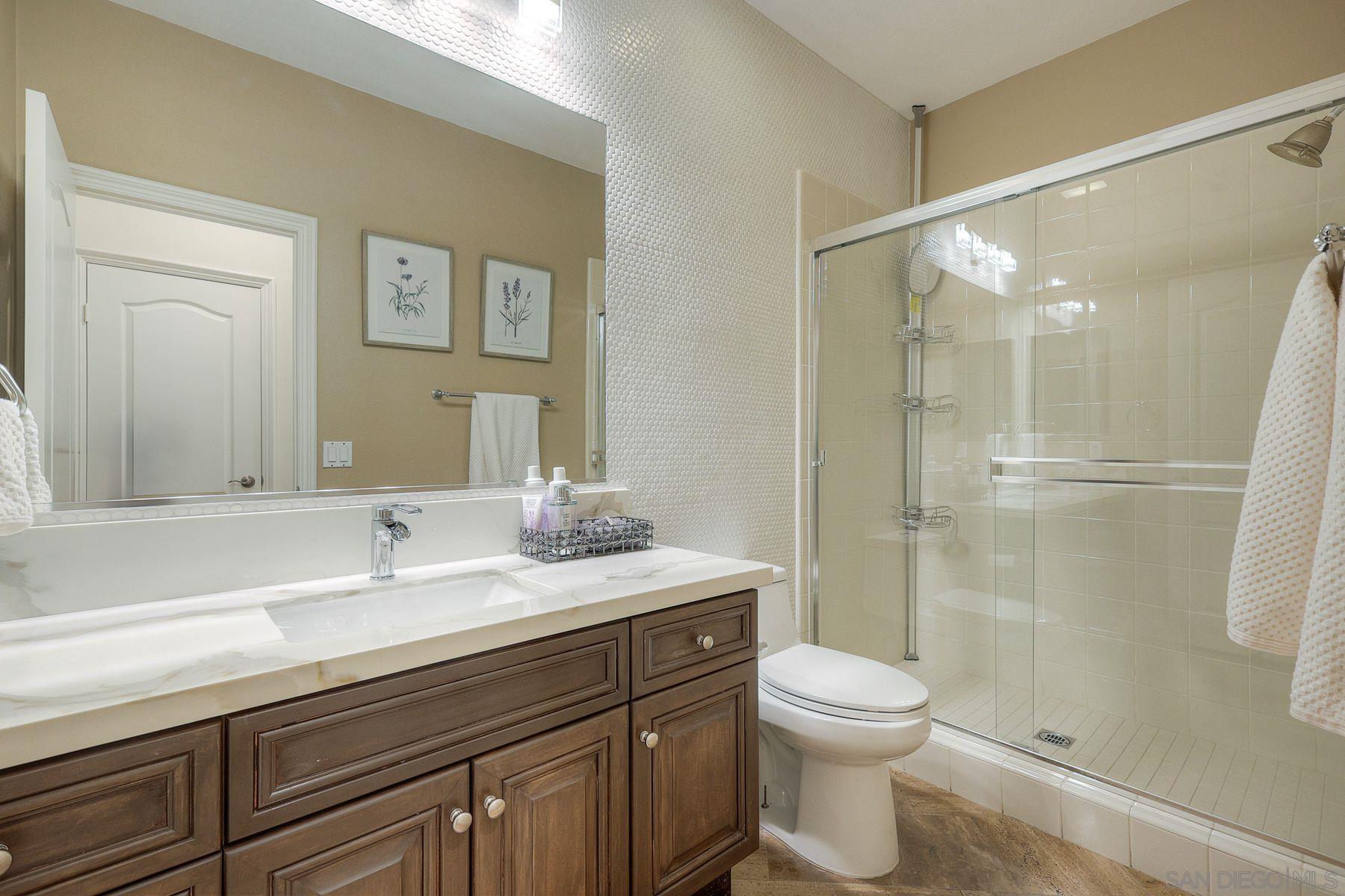 Detail Gallery Image 22 of 40 For 993  Hawthorne Creek Dr, Chula Vista,  CA 91914 - 6 Beds | 5 Baths