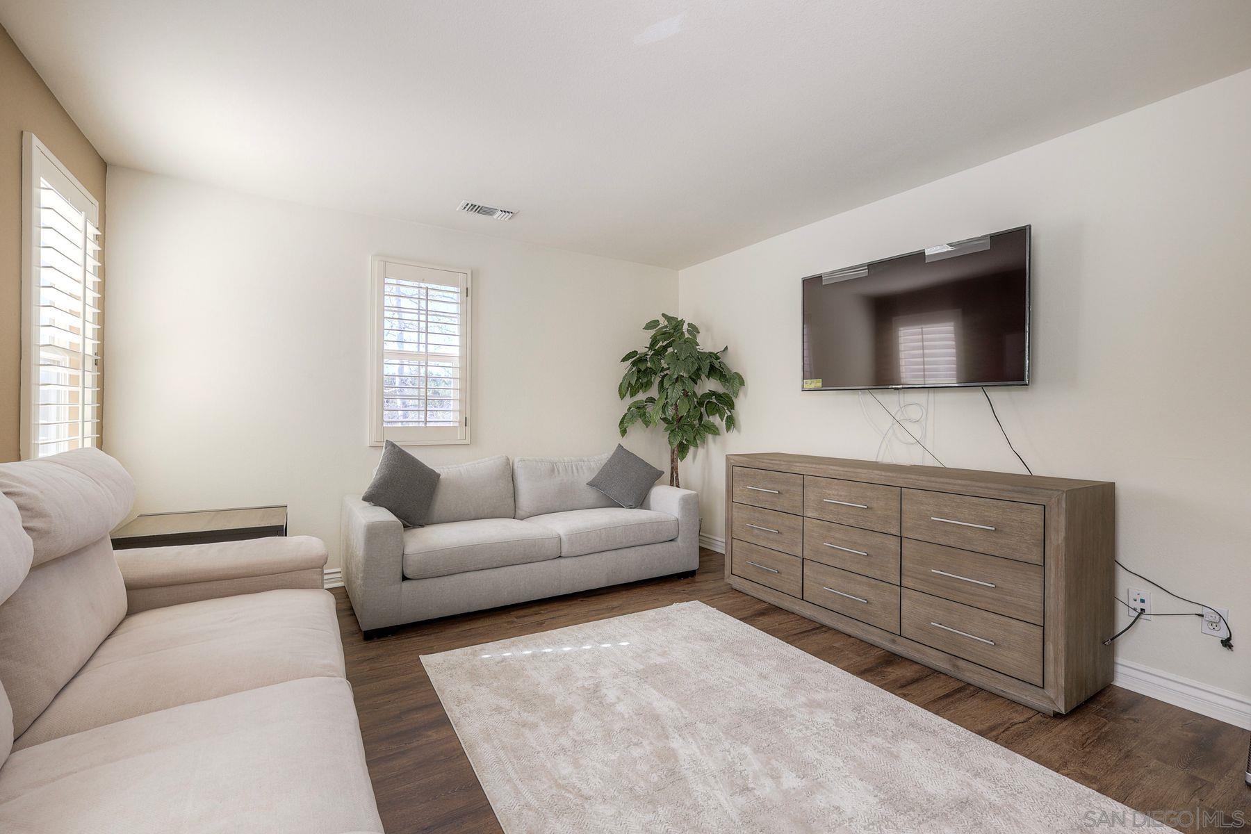 Detail Gallery Image 25 of 40 For 993  Hawthorne Creek Dr, Chula Vista,  CA 91914 - 6 Beds | 5 Baths