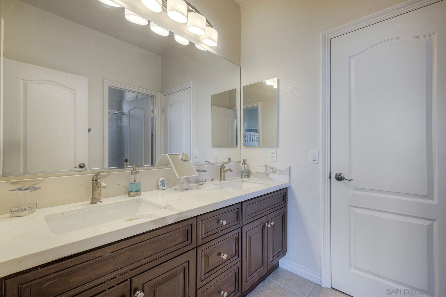 Detail Gallery Image 30 of 40 For 993  Hawthorne Creek Dr, Chula Vista,  CA 91914 - 6 Beds | 5 Baths