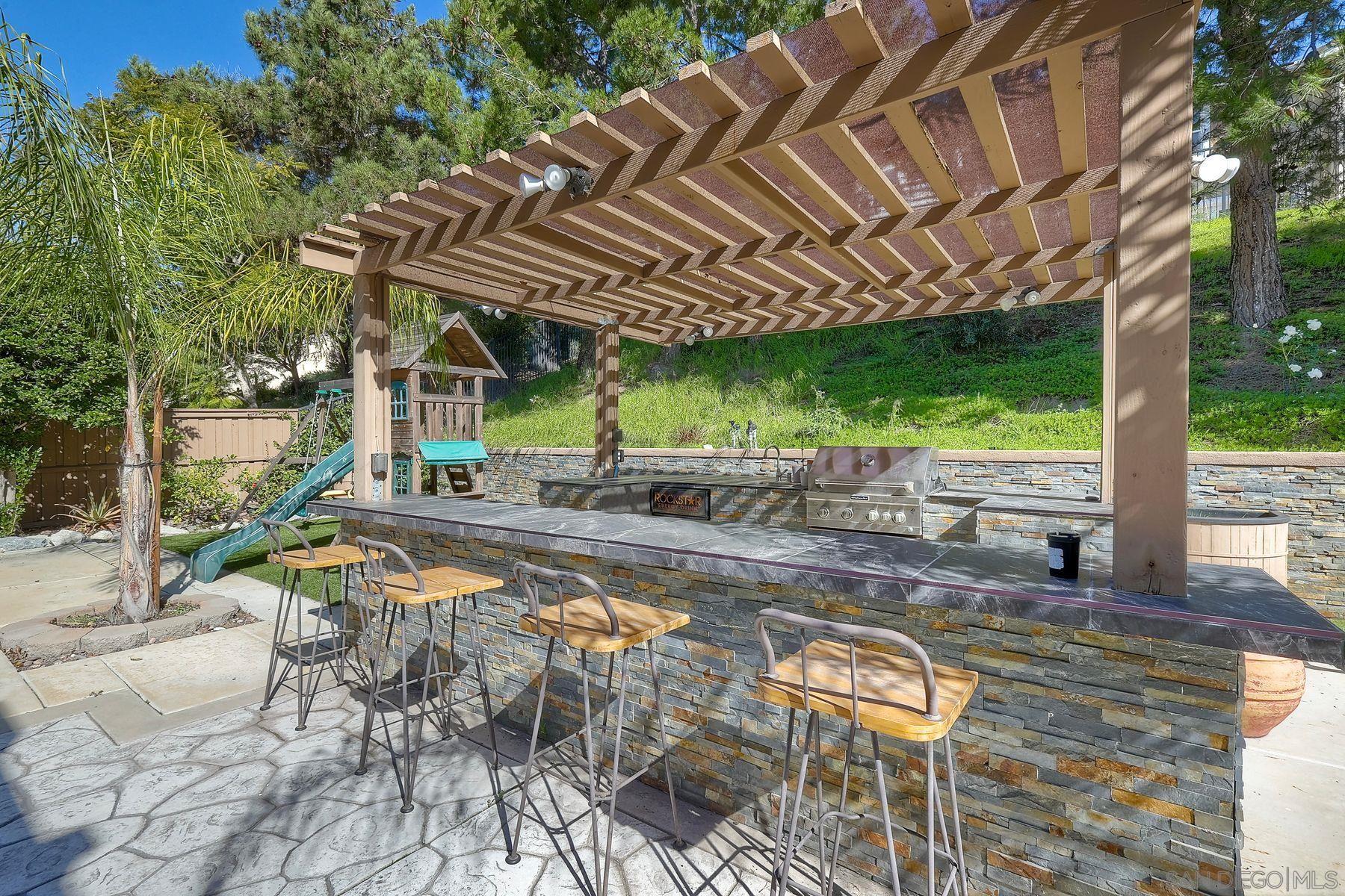 Detail Gallery Image 38 of 40 For 993  Hawthorne Creek Dr, Chula Vista,  CA 91914 - 6 Beds | 5 Baths