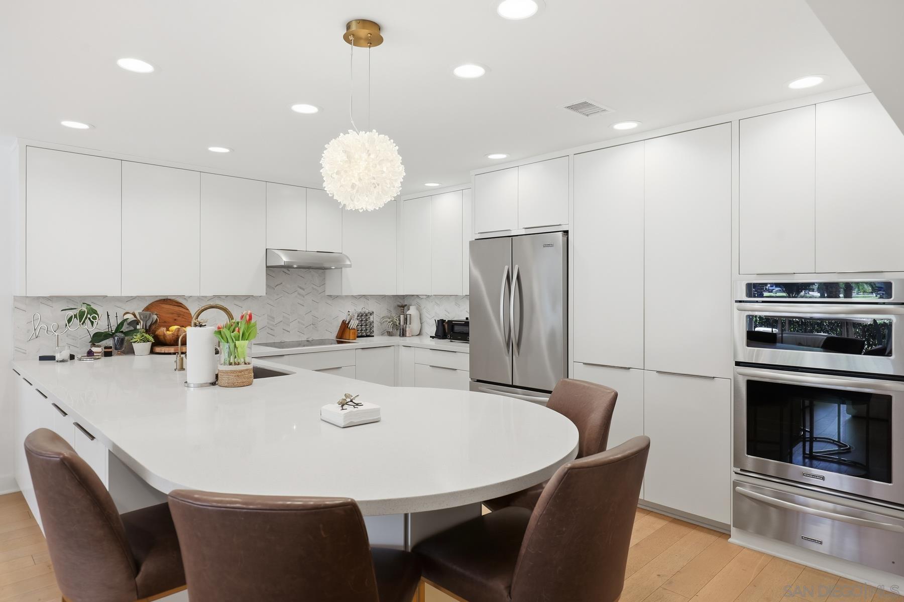 Detail Gallery Image 11 of 24 For 1155  Star Park Circle  1d,  Coronado,  CA 92118 - 2 Beds | 2 Baths