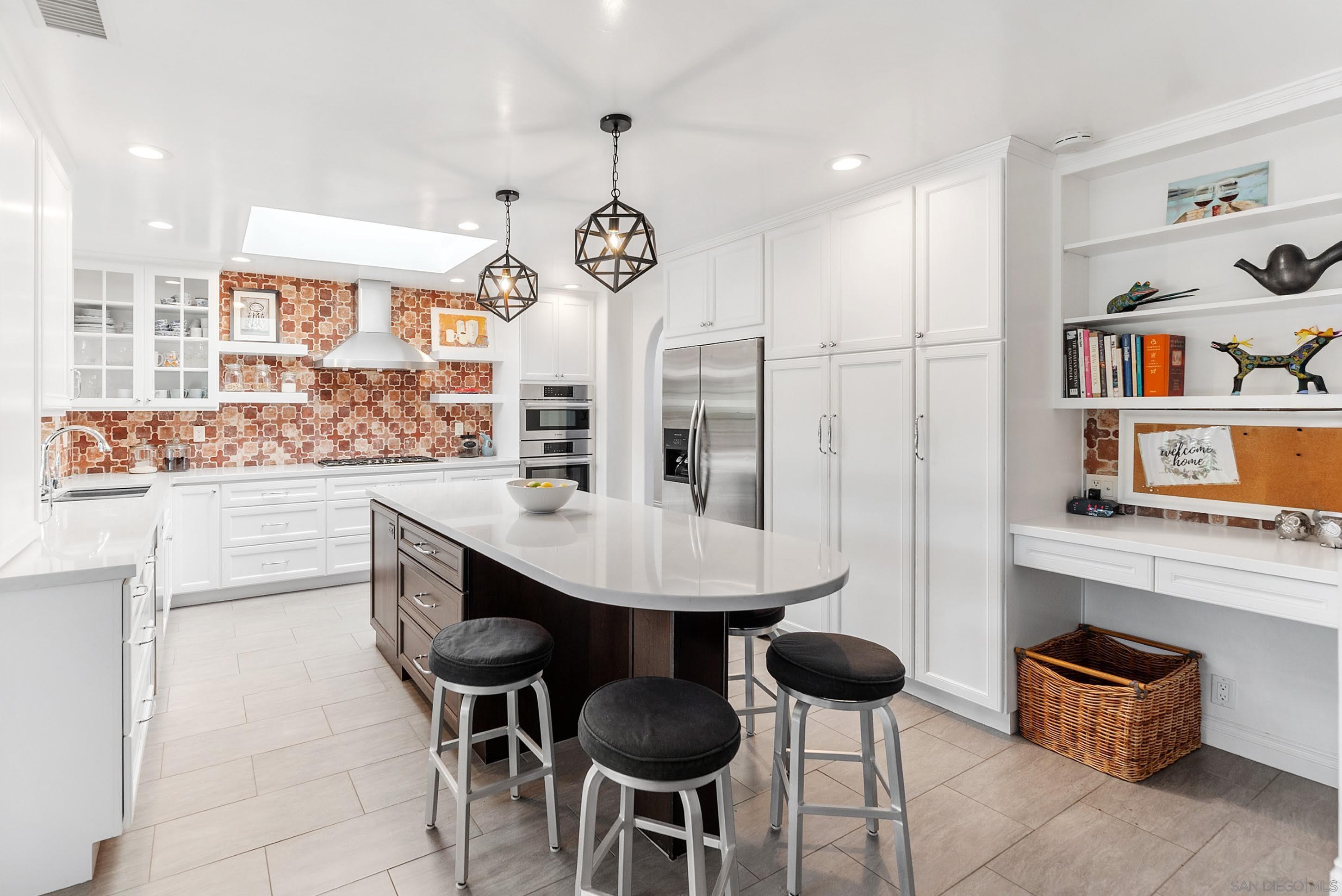 Detail Gallery Image 19 of 69 For 16405  Bronco Ln, Poway,  CA 92064 - 5 Beds | 3/1 Baths