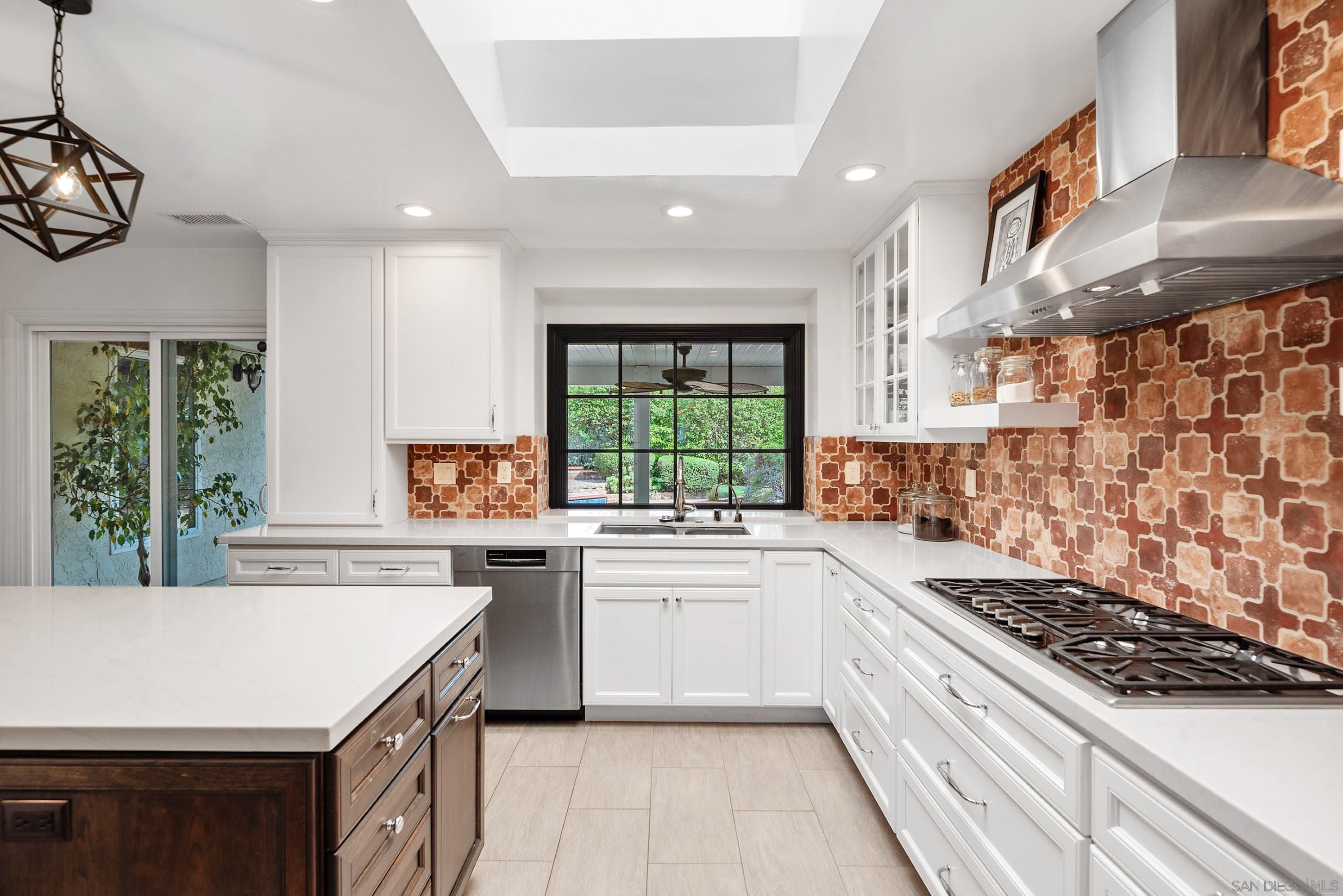 Detail Gallery Image 22 of 69 For 16405  Bronco Ln, Poway,  CA 92064 - 5 Beds | 3/1 Baths