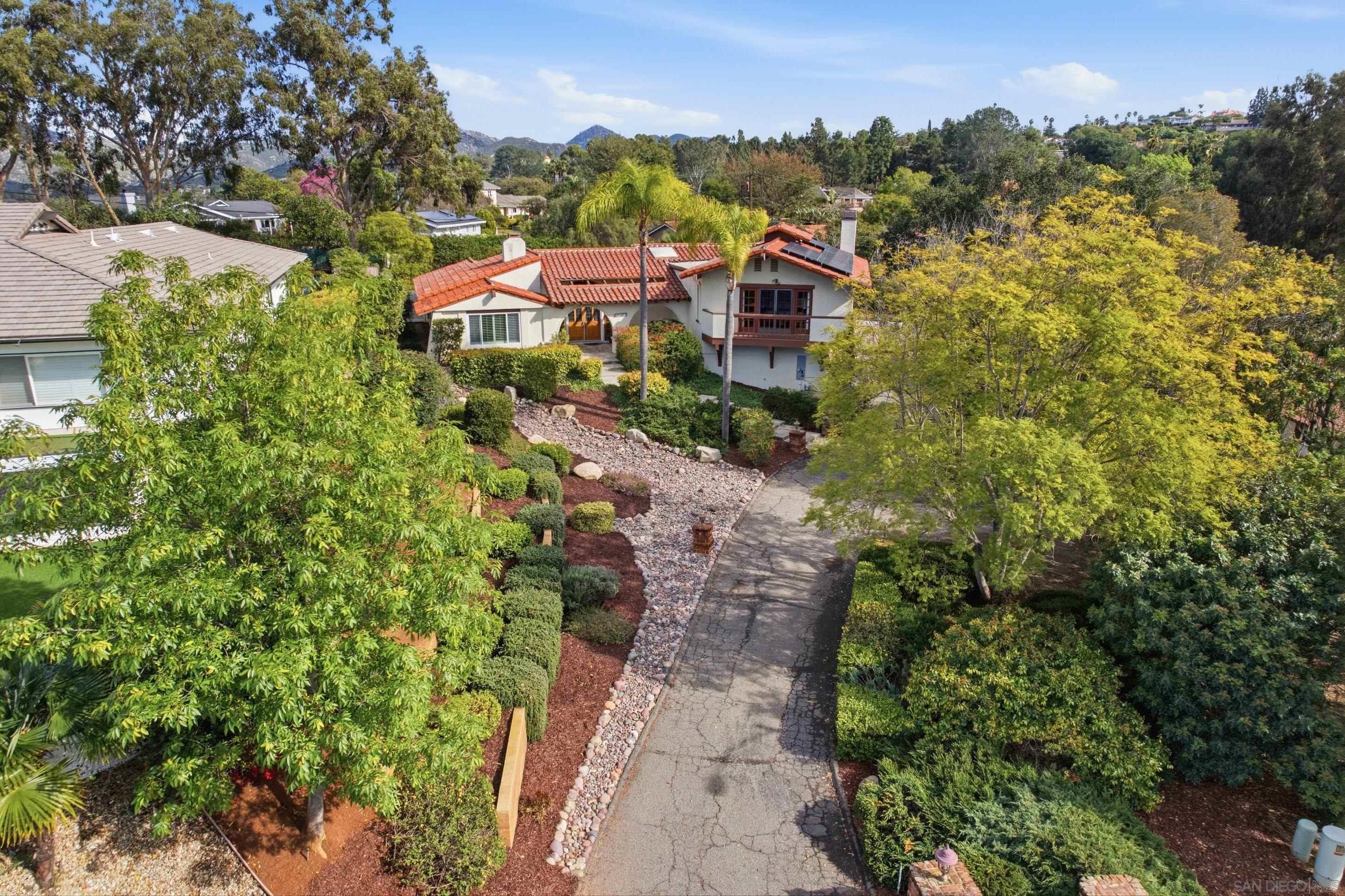 Detail Gallery Image 4 of 69 For 16405  Bronco Ln, Poway,  CA 92064 - 5 Beds | 3/1 Baths