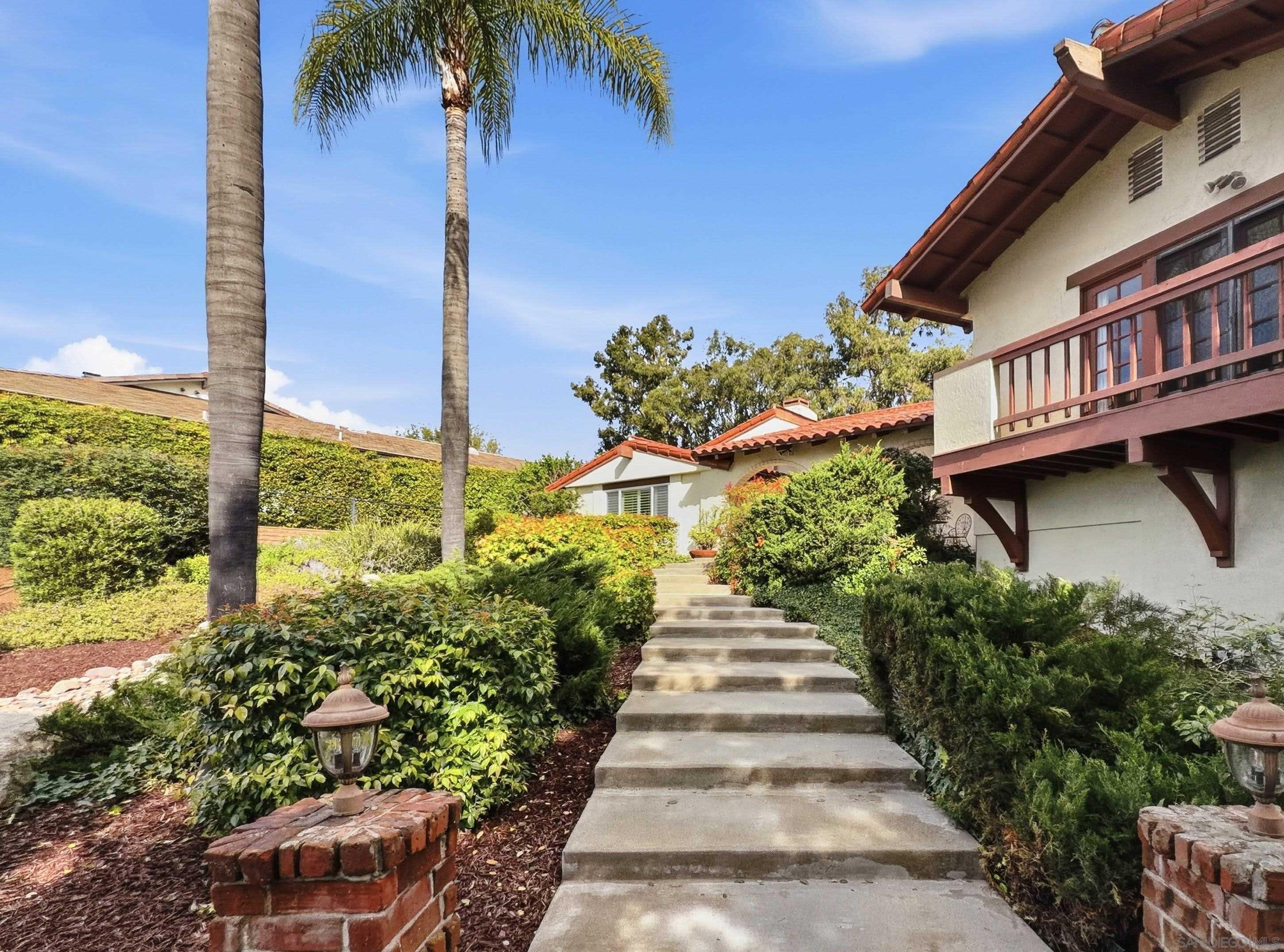 Detail Gallery Image 5 of 69 For 16405  Bronco Ln, Poway,  CA 92064 - 5 Beds | 3/1 Baths