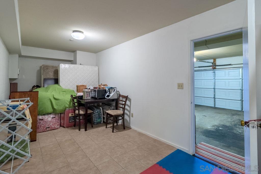 Detail Gallery Image 3 of 23 For 326 N Curtis Avenue  #F,  Alhambra,  CA 91801 - 3 Beds | 2/1 Baths