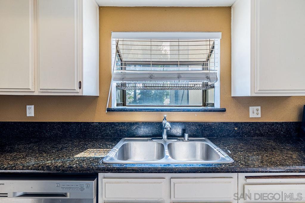 Detail Gallery Image 8 of 23 For 326 N Curtis Avenue  #F,  Alhambra,  CA 91801 - 3 Beds | 2/1 Baths