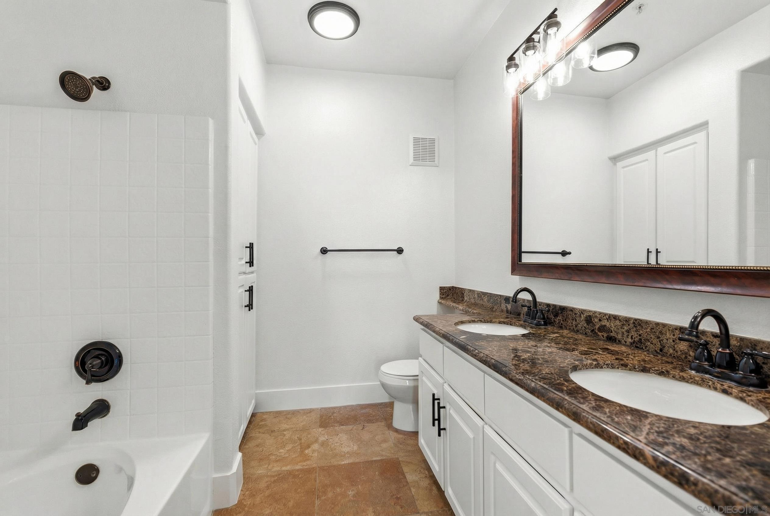 Detail Gallery Image 8 of 18 For 12372  Carmel Country Road  #206,  San Diego,  CA 92130 - 2 Beds | 2 Baths