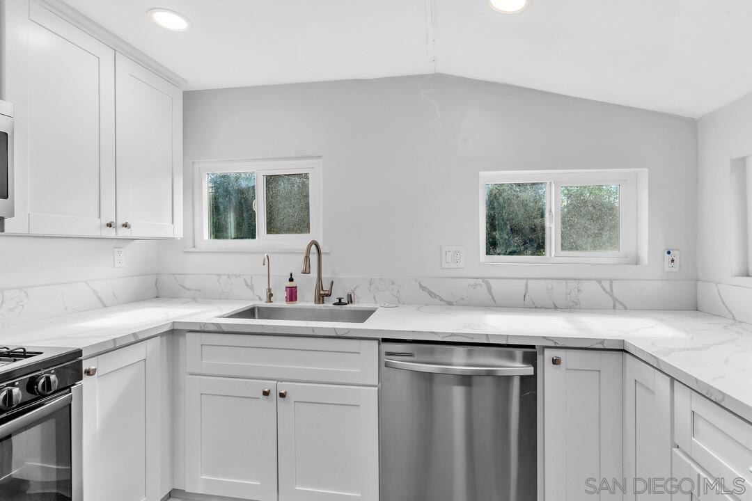 Detail Gallery Image 16 of 30 For 1222-24  Willowside Ter, Alpine,  CA 91901 - – Beds | – Baths