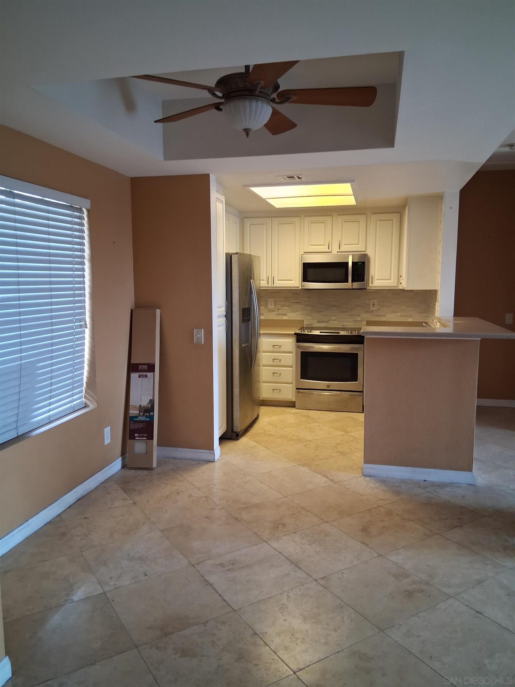 Detail Gallery Image 2 of 18 For 2250  Camino De La Reina  #311,  San Diego,  CA 92108 - 2 Beds | 2 Baths