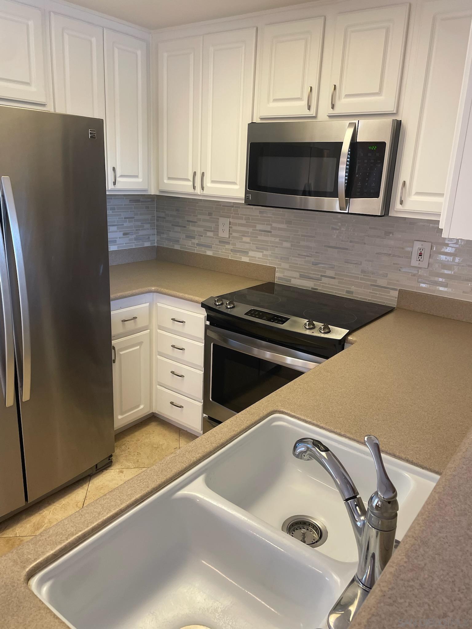 Detail Gallery Image 4 of 18 For 2250  Camino De La Reina  #311,  San Diego,  CA 92108 - 2 Beds | 2 Baths