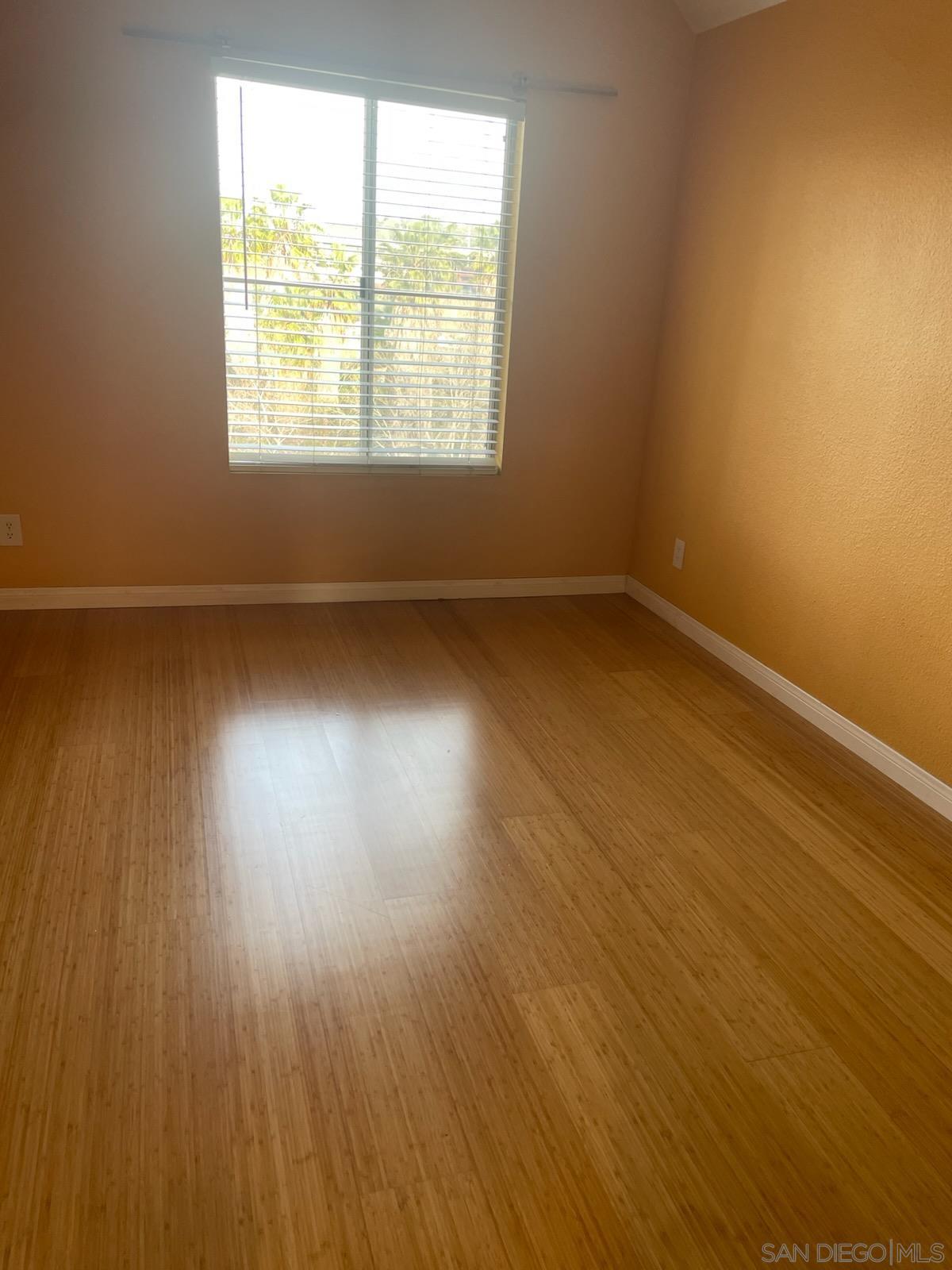 Detail Gallery Image 5 of 18 For 2250  Camino De La Reina  #311,  San Diego,  CA 92108 - 2 Beds | 2 Baths