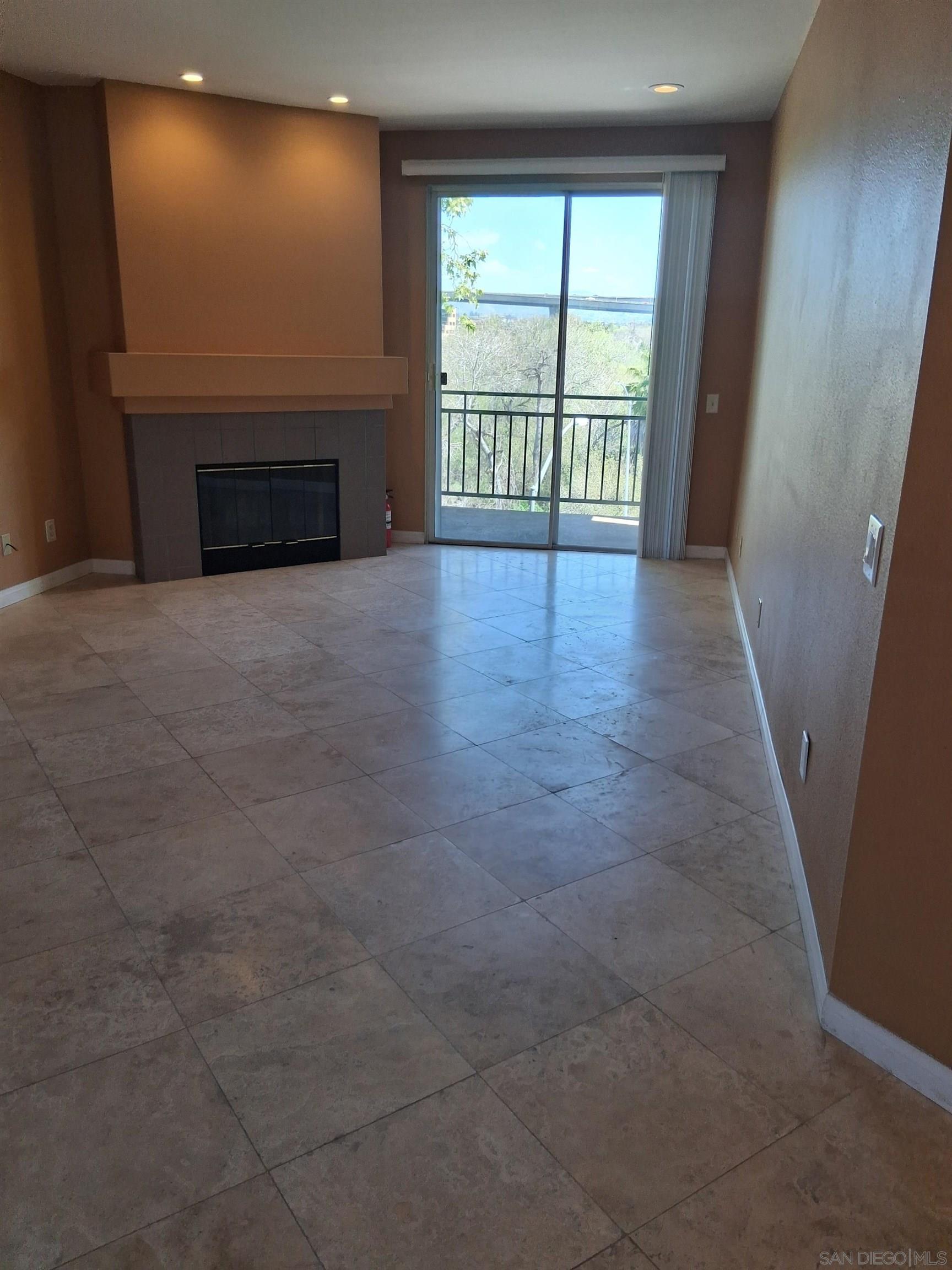 Detail Gallery Image 9 of 18 For 2250  Camino De La Reina  #311,  San Diego,  CA 92108 - 2 Beds | 2 Baths